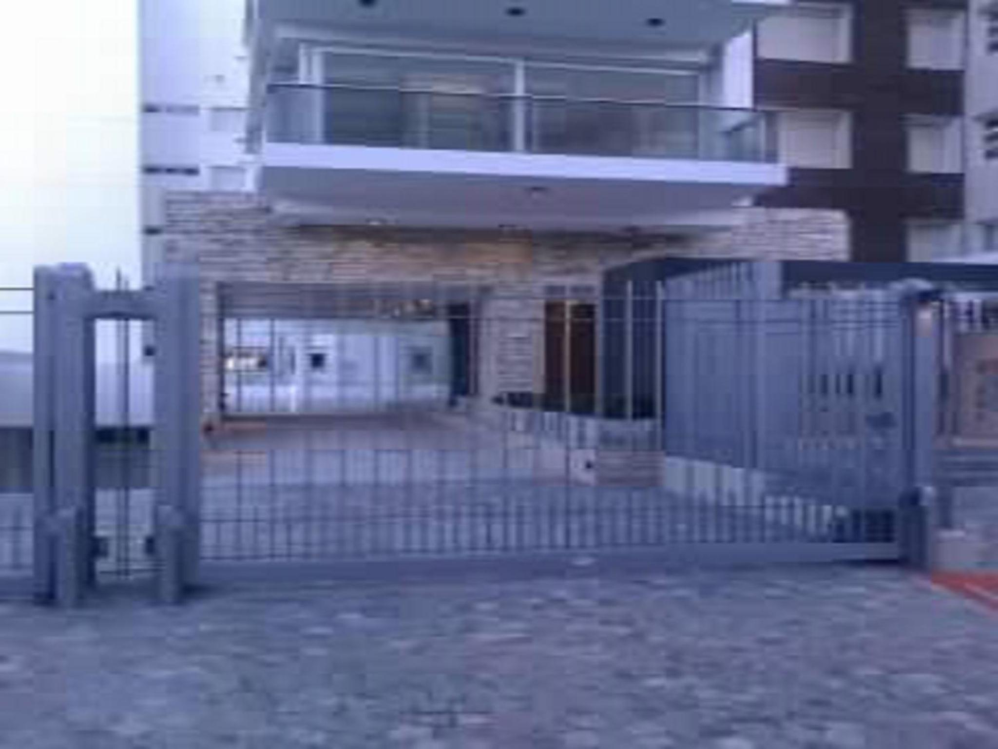 Apartamento Playa Grande 3 ambientes con cochera y balcón con wifi Solo FAMILIAS