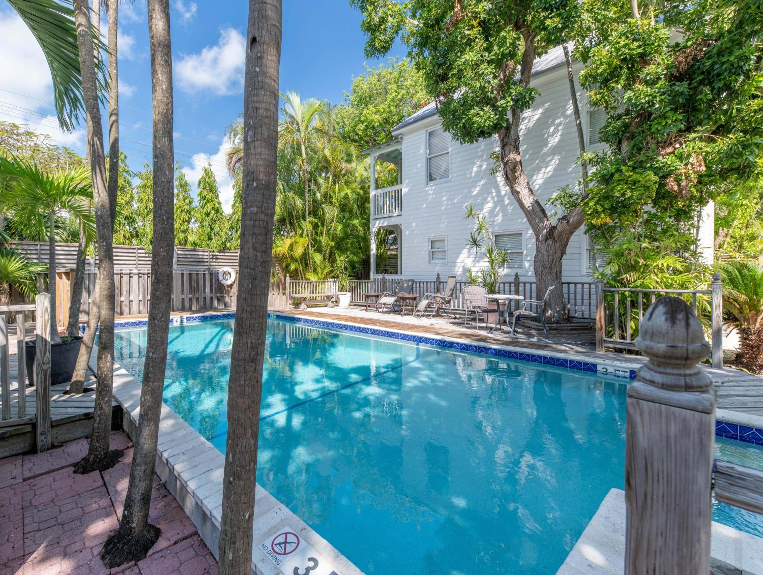 *New Listing* Cozy Key West Hideaway in Old Town with a pool view 3