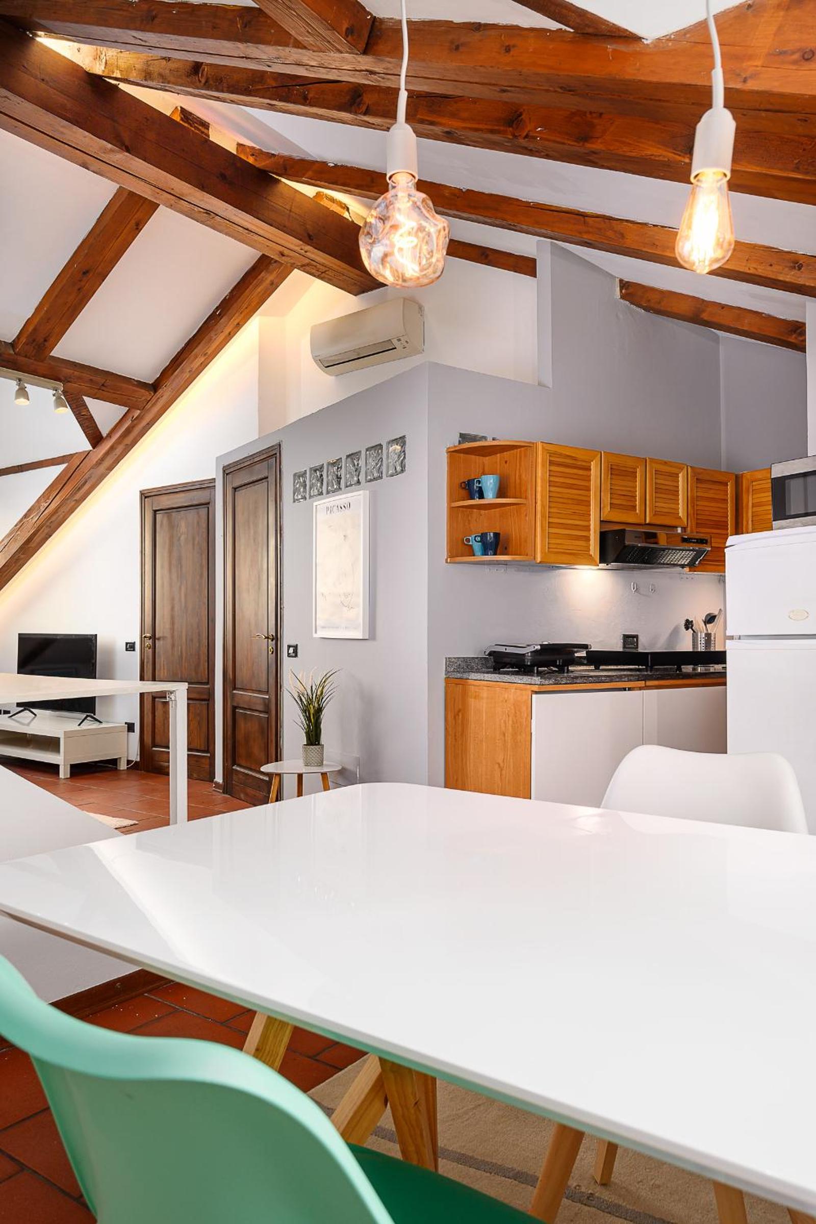 [Duomo - Pt.Romana - Bocconi] Top Floor Apartment