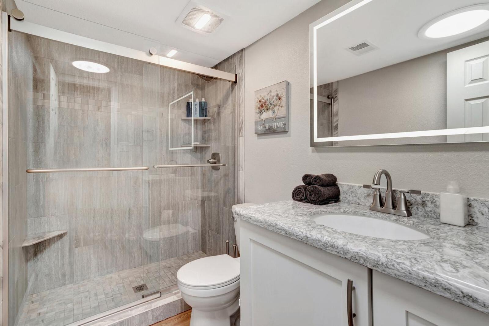 Renovated quiet single-story, minutes to Old Town, pool outside the door view 4