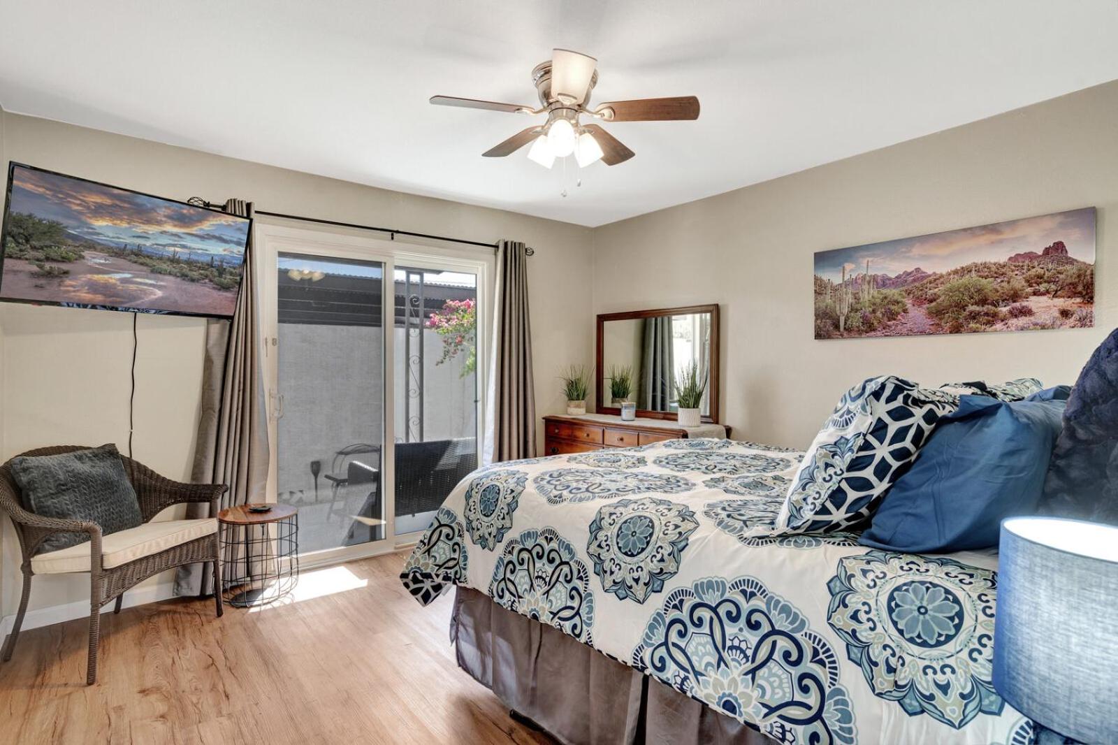 Renovated quiet single-story, minutes to Old Town, pool outside the door view 2