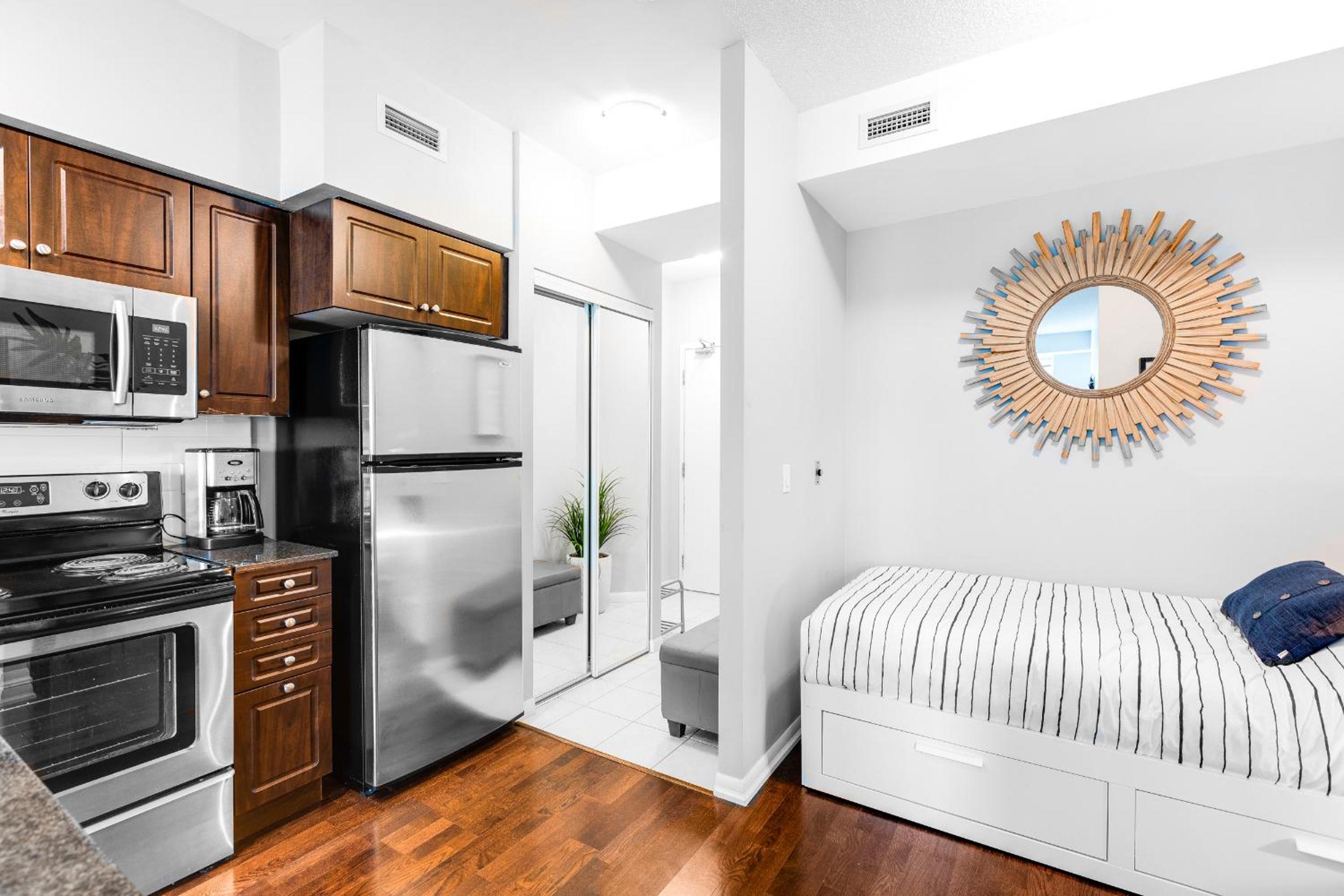 AOC Suites - High-Rise Condo - City View