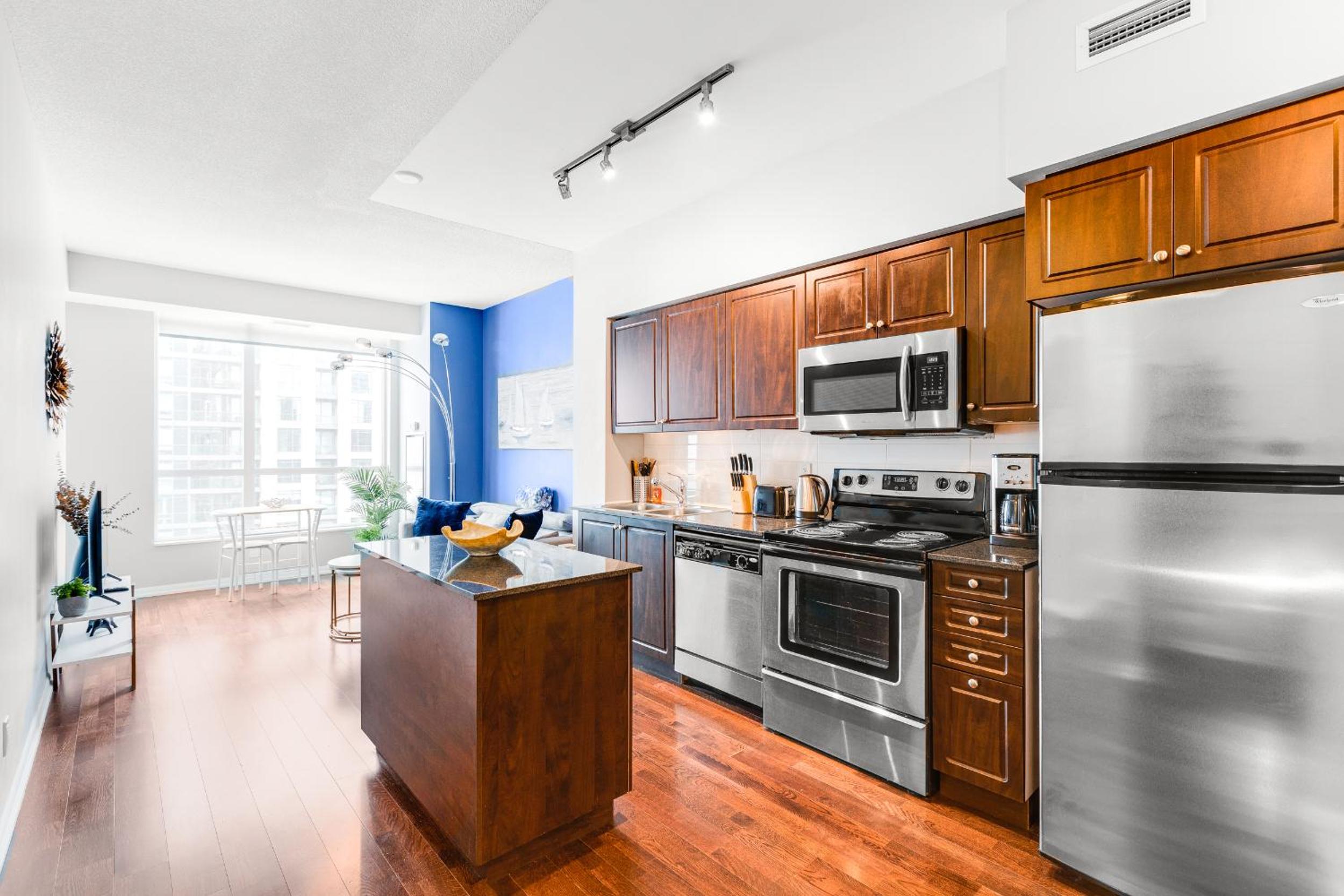 AOC Suites - High-Rise Condo - City View