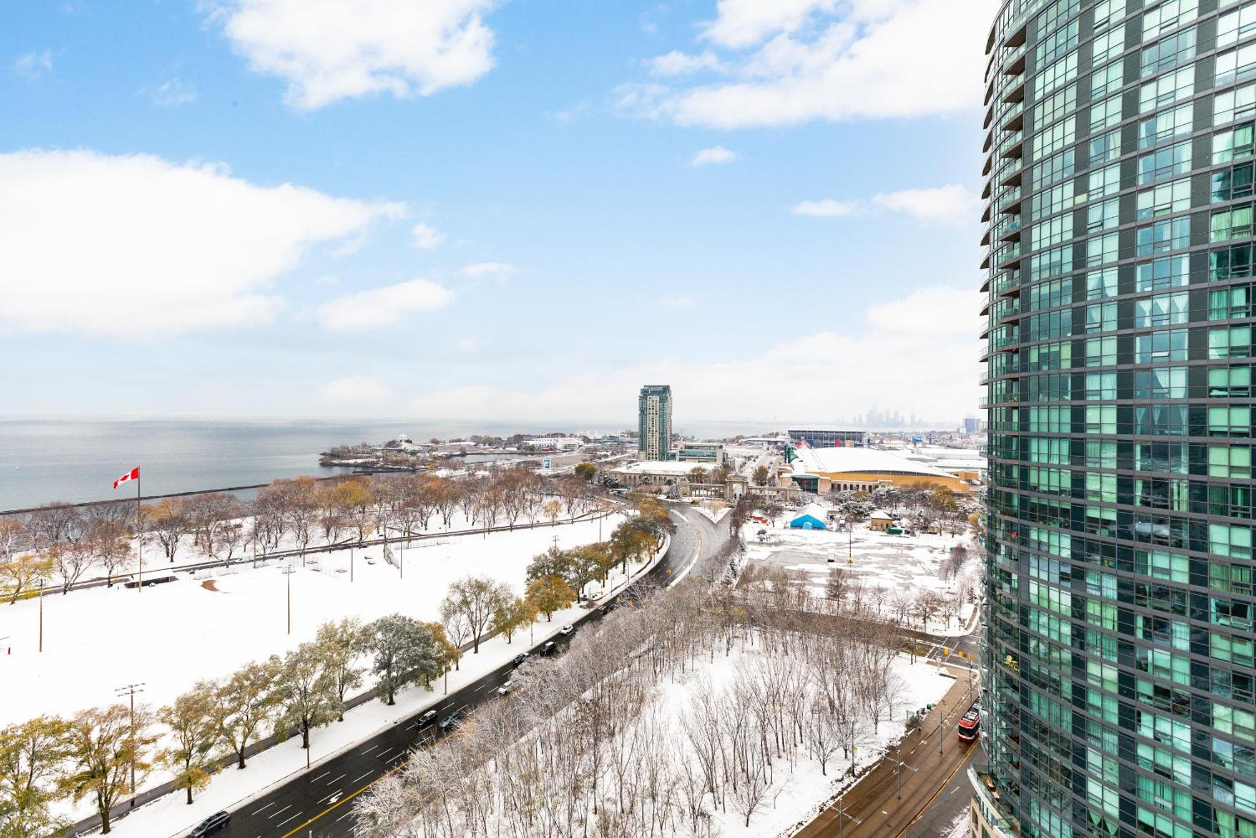 AOC Suites - High-Rise Condo - City View