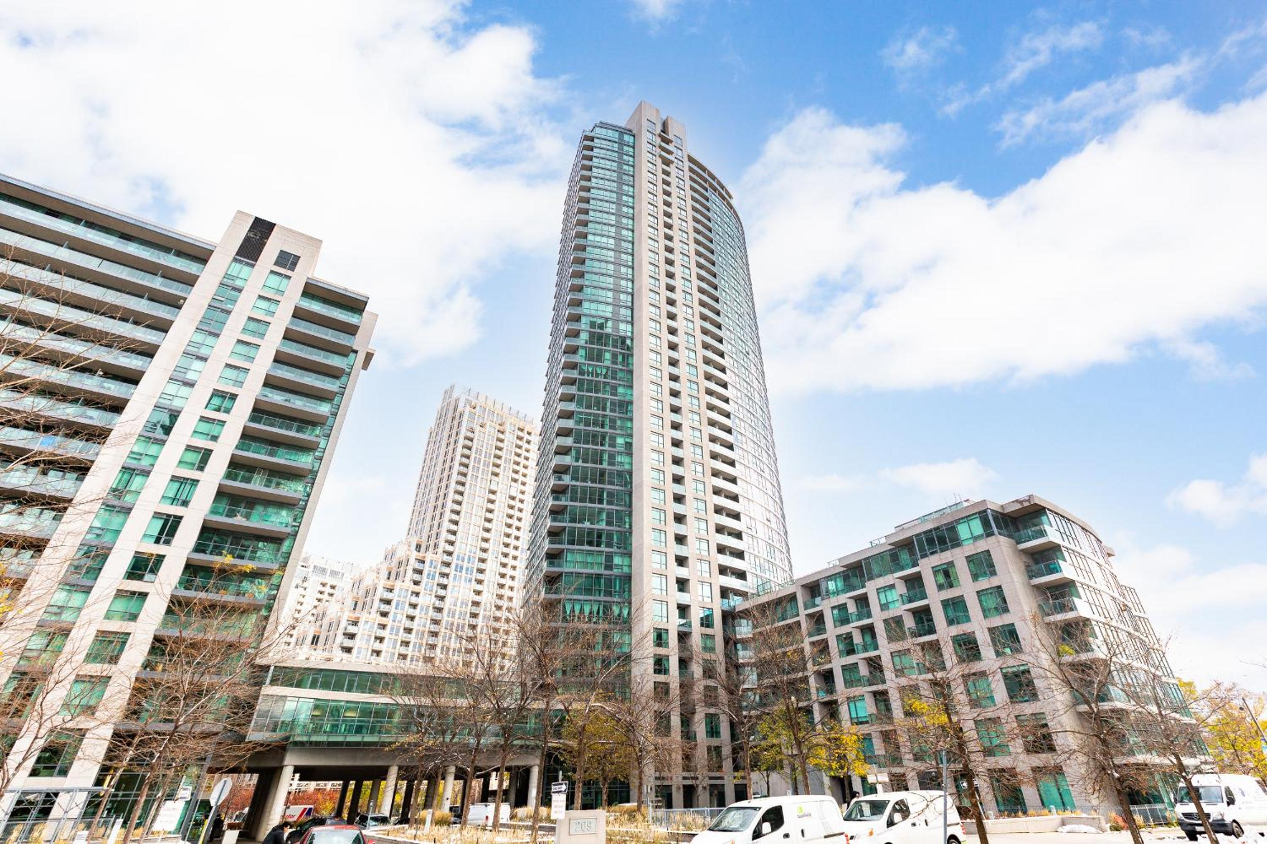 AOC Suites - High-Rise Condo - City View