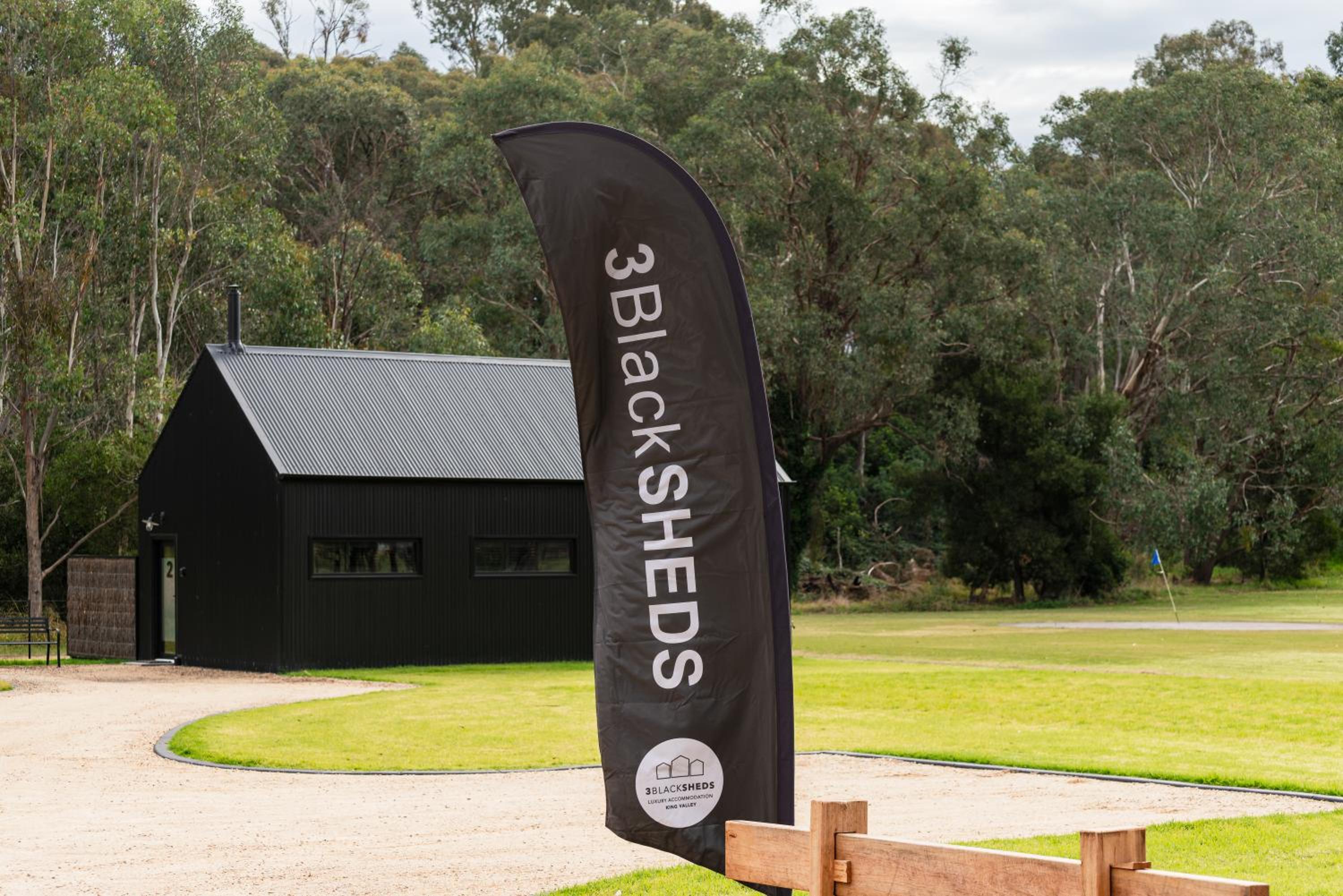 3BlackSHEDS