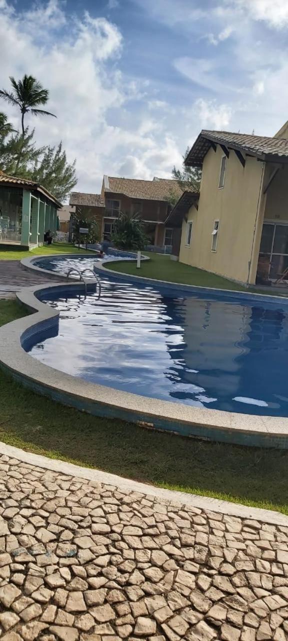 Village em Condomínio c/ piscina e acesso a praia