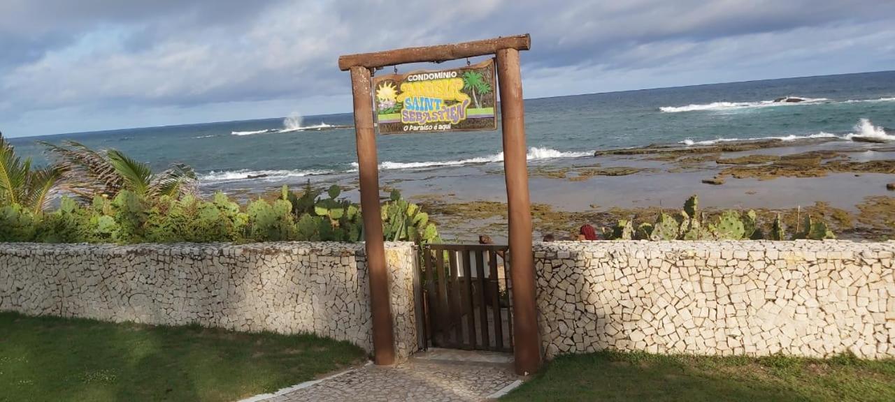 Village em Condomínio c/ piscina e acesso a praia
