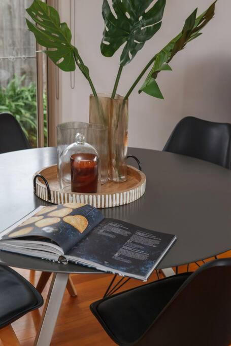 East Brighton Townhouse by Ready Set Host