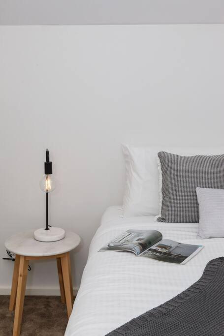 East Brighton Townhouse by Ready Set Host