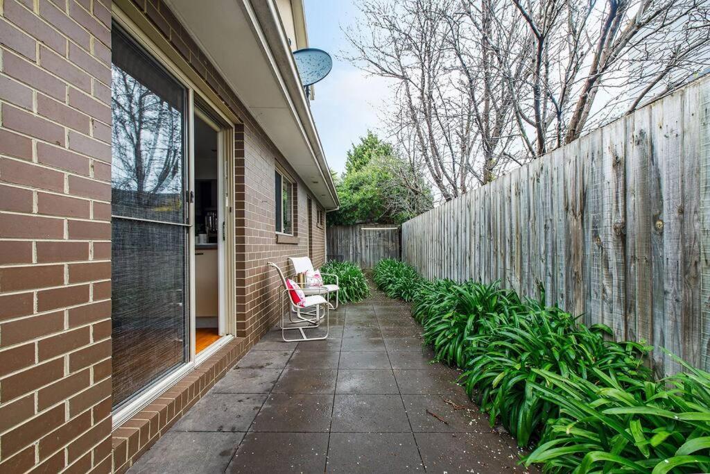 East Brighton Townhouse by Ready Set Host