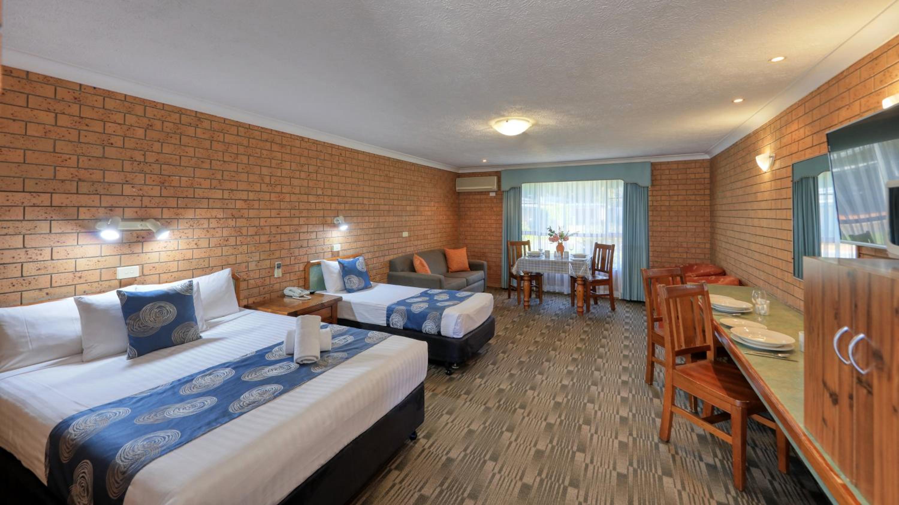 James Street Motor Inn