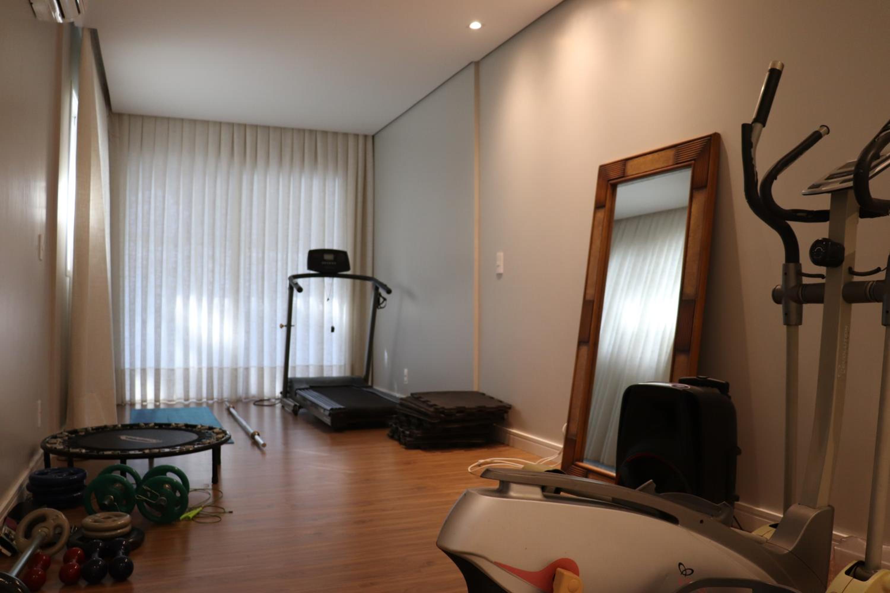 Casa moderna com piscina em Floripa - caminho das praias