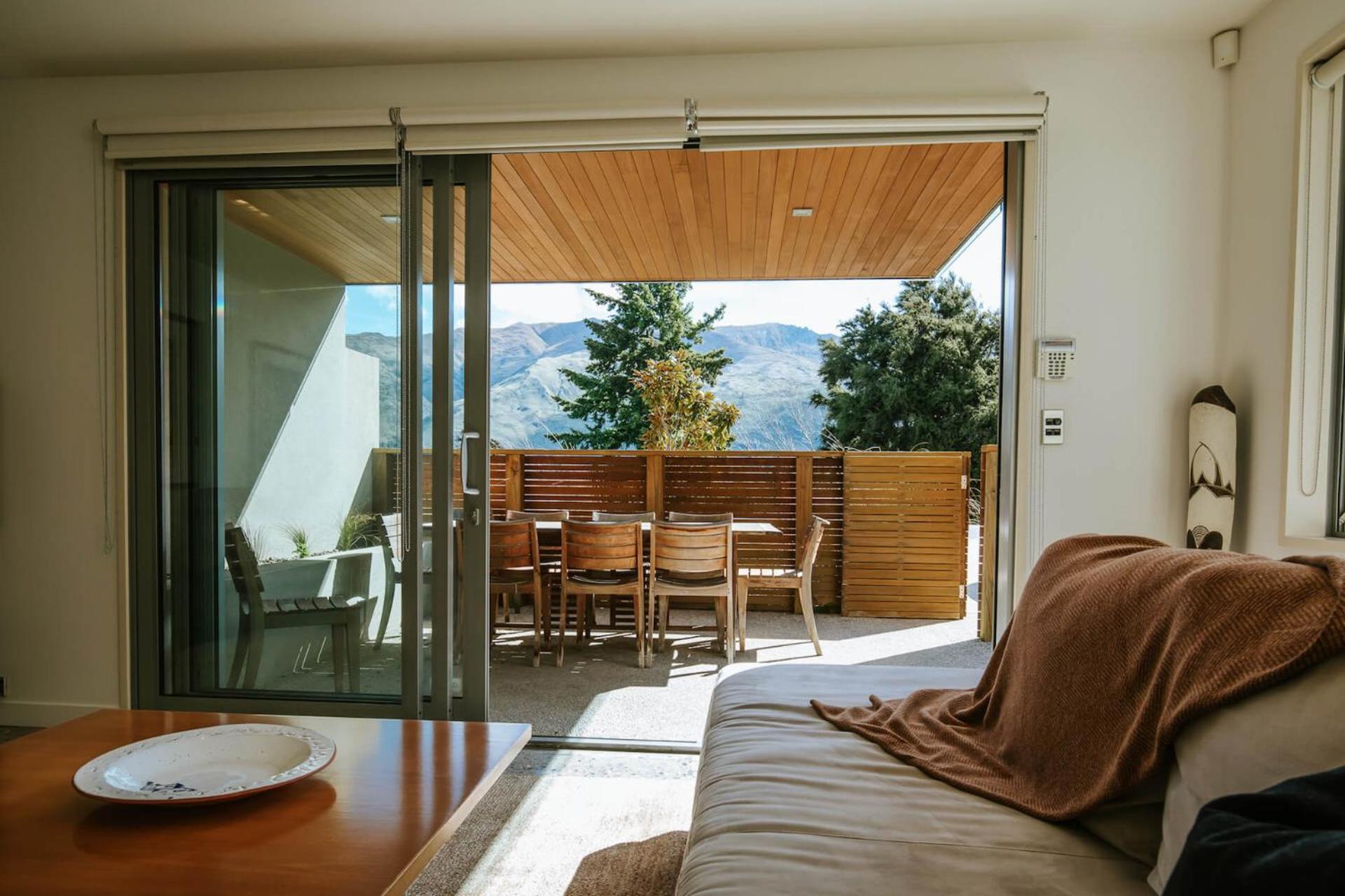 Lakeside Road - Sleeps 8 - Lake Views - Lake Front view 3