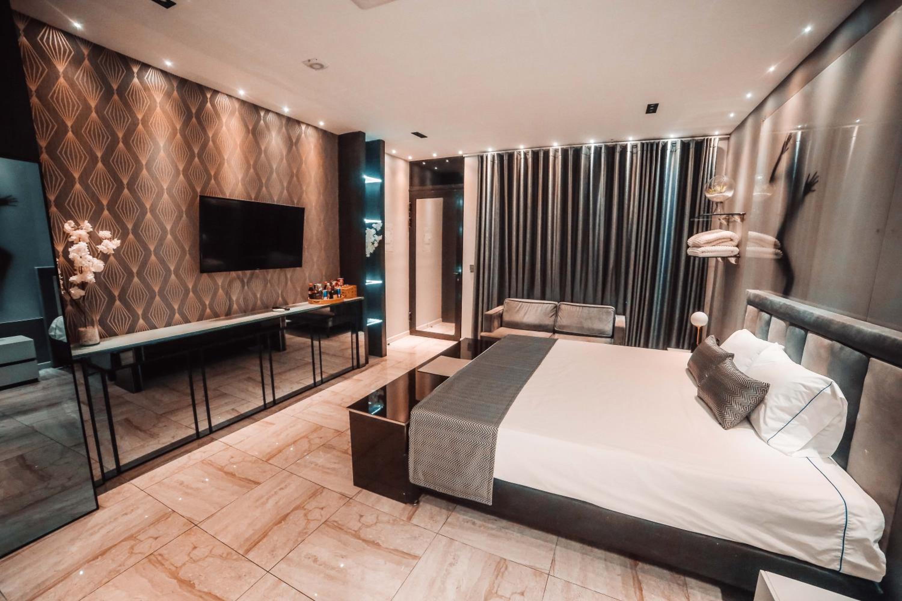 1Million Luxury Suites