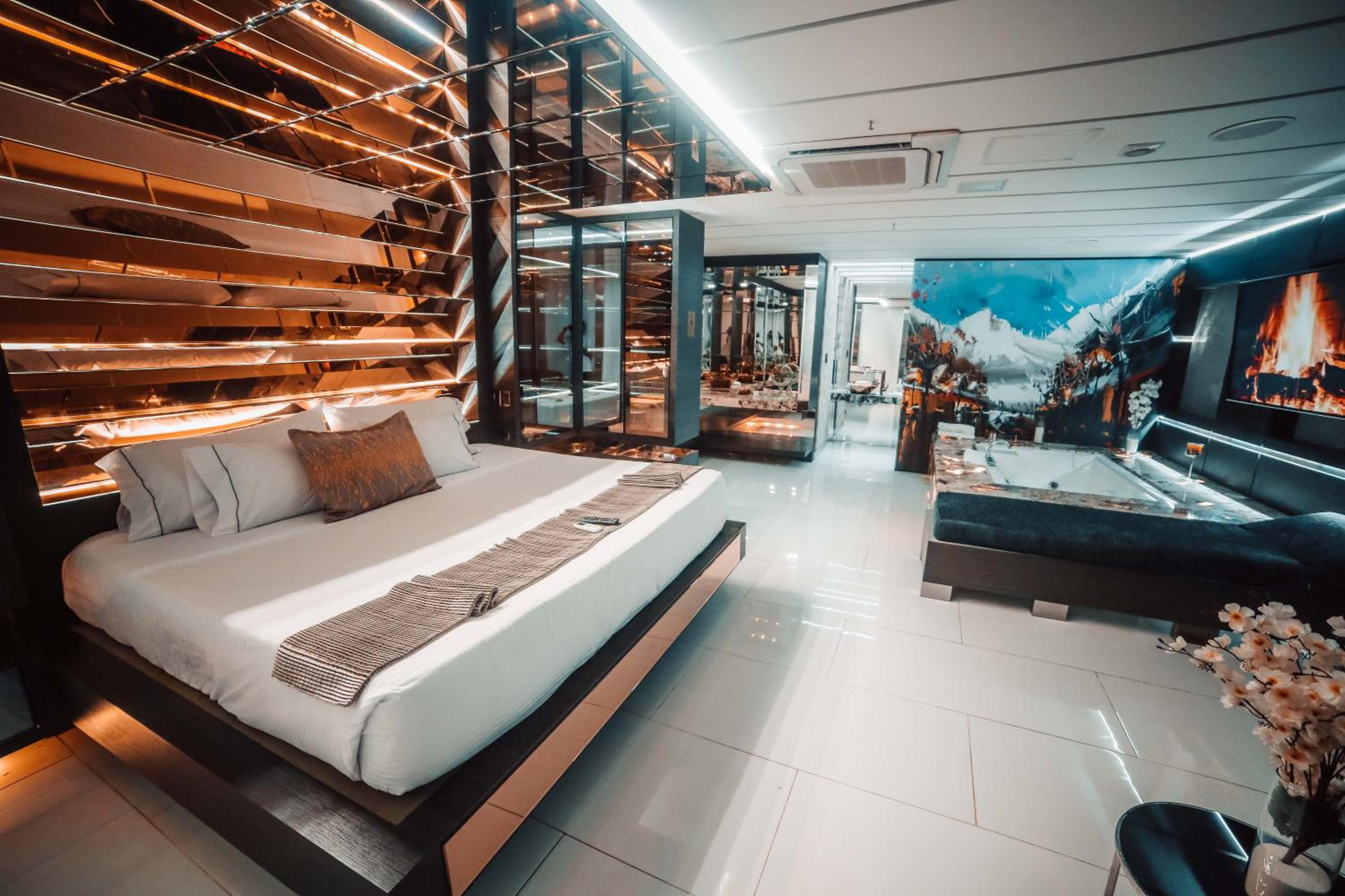 1Million Luxury Suites