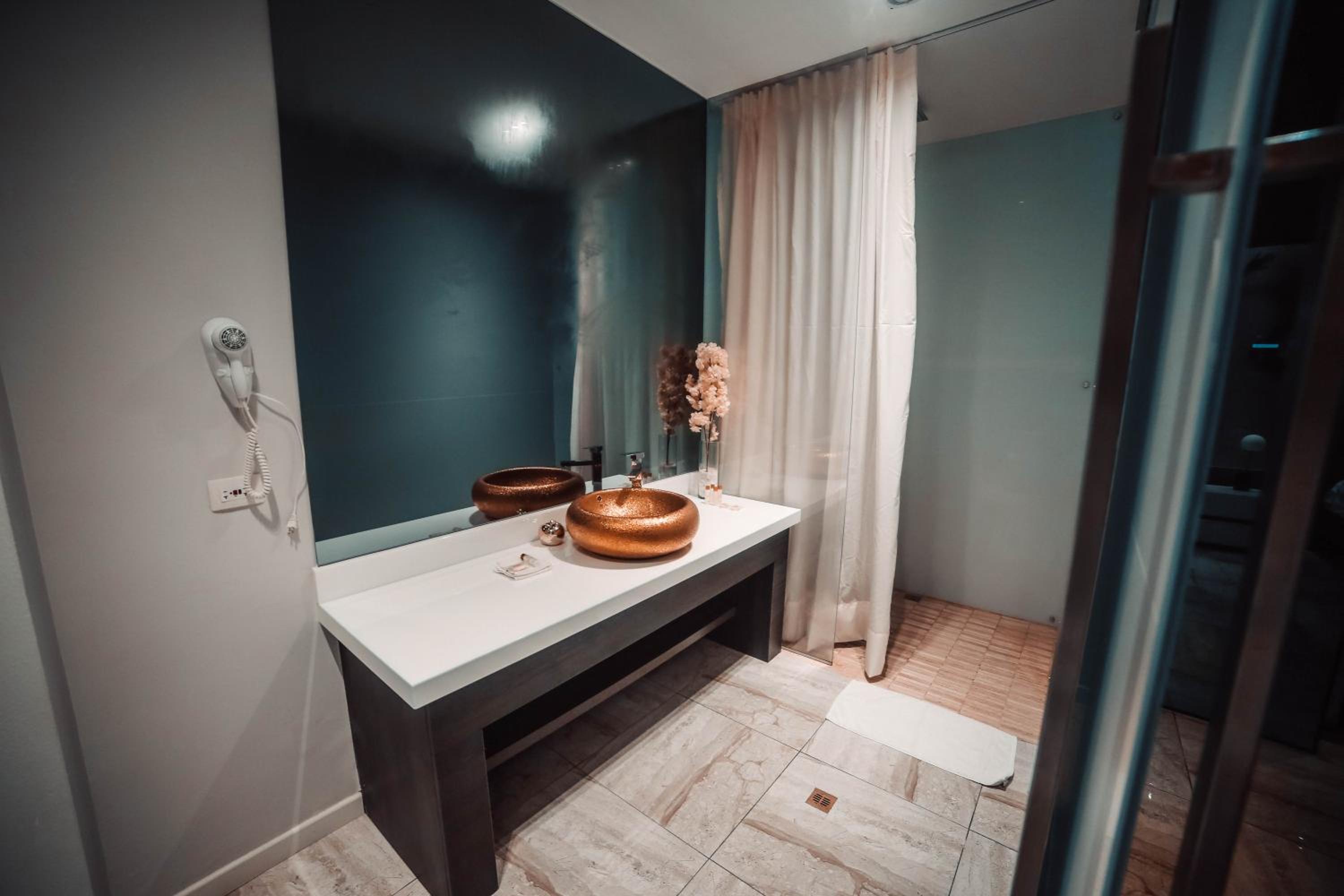 1Million Luxury Suites