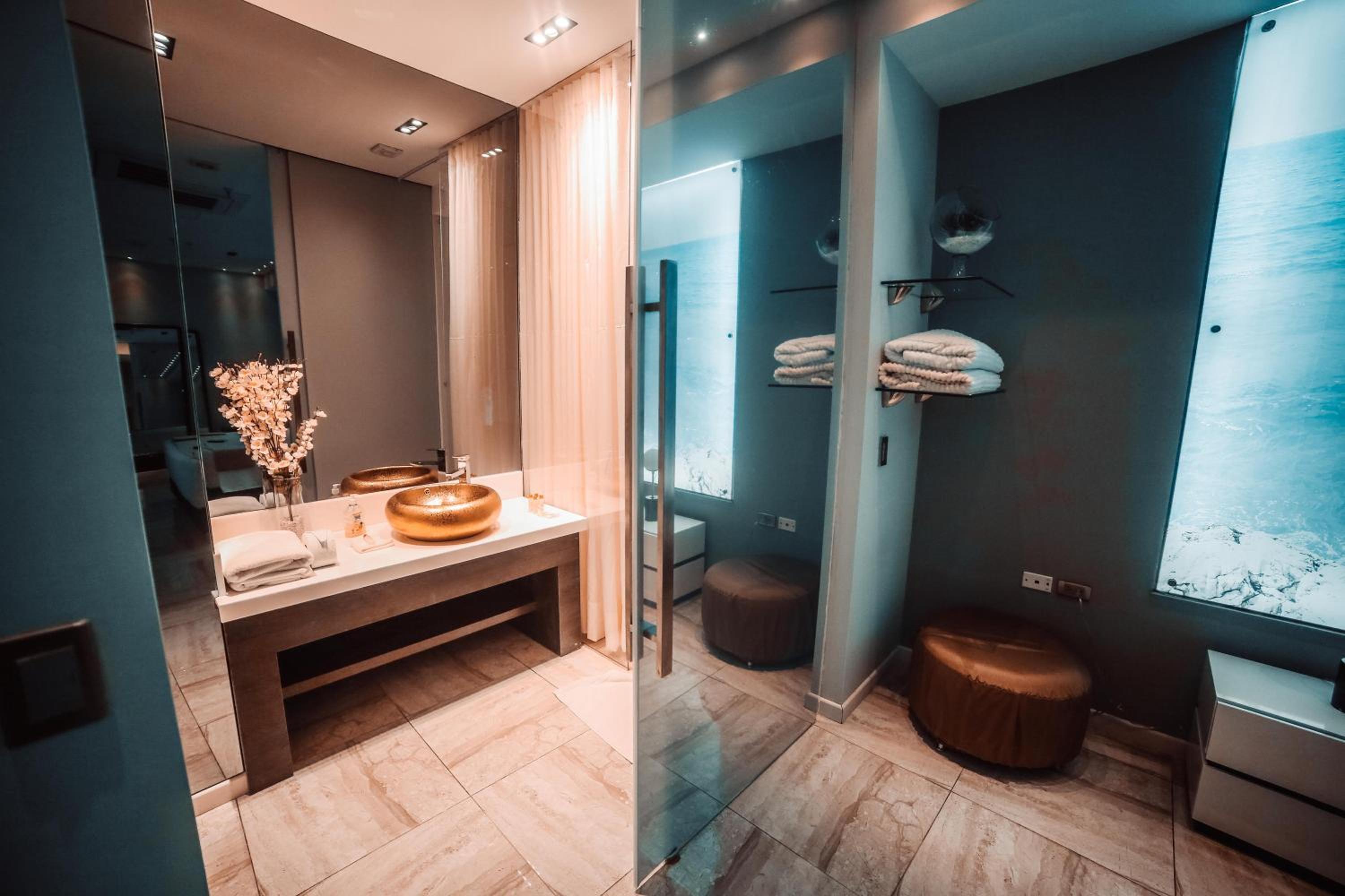 1Million Luxury Suites