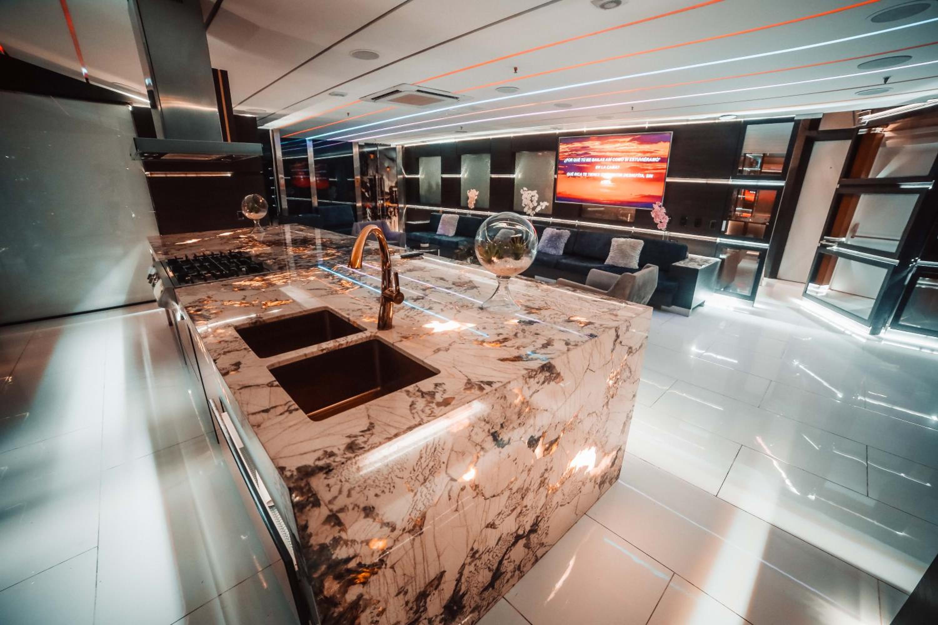 1Million Luxury Suites