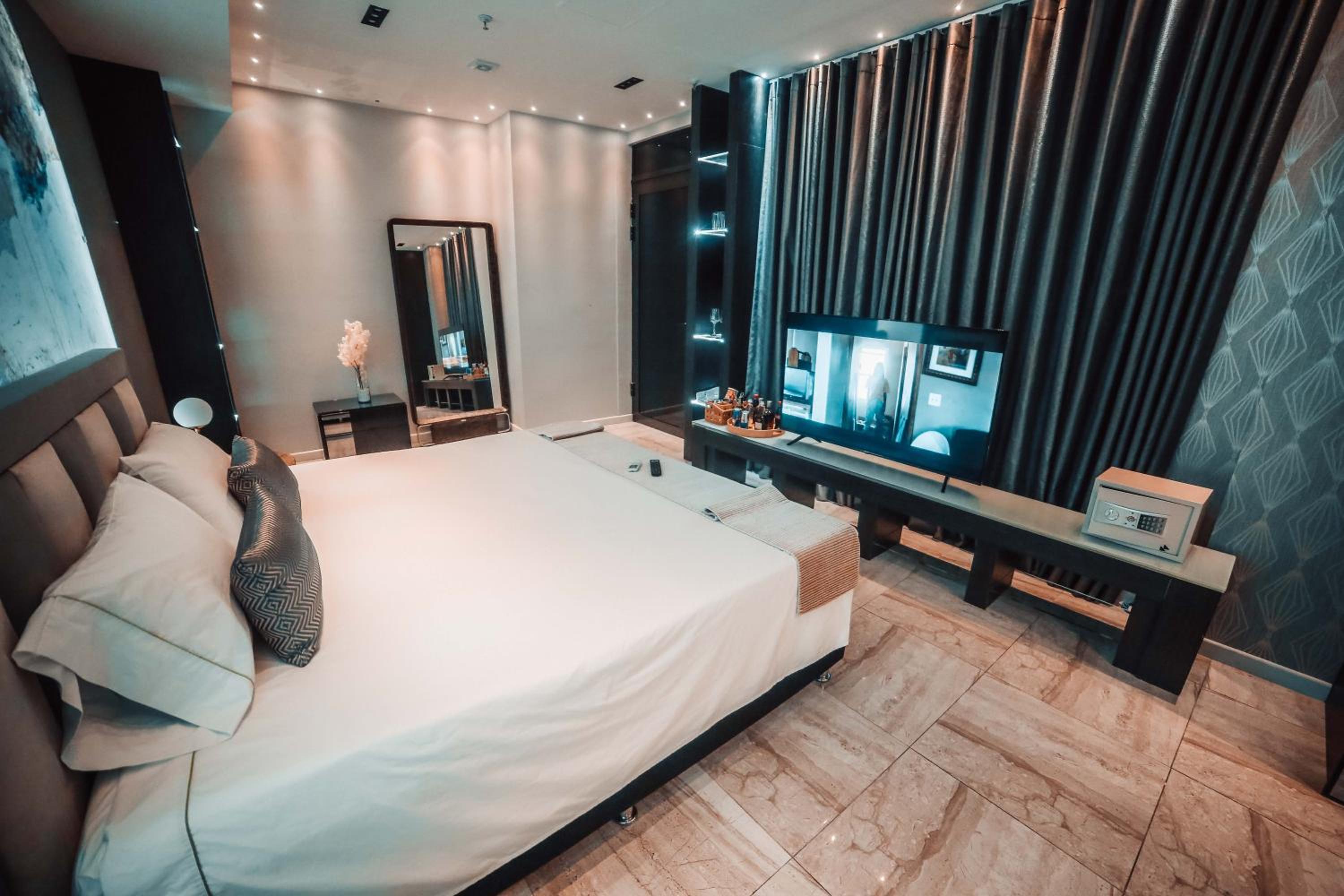 1Million Luxury Suites