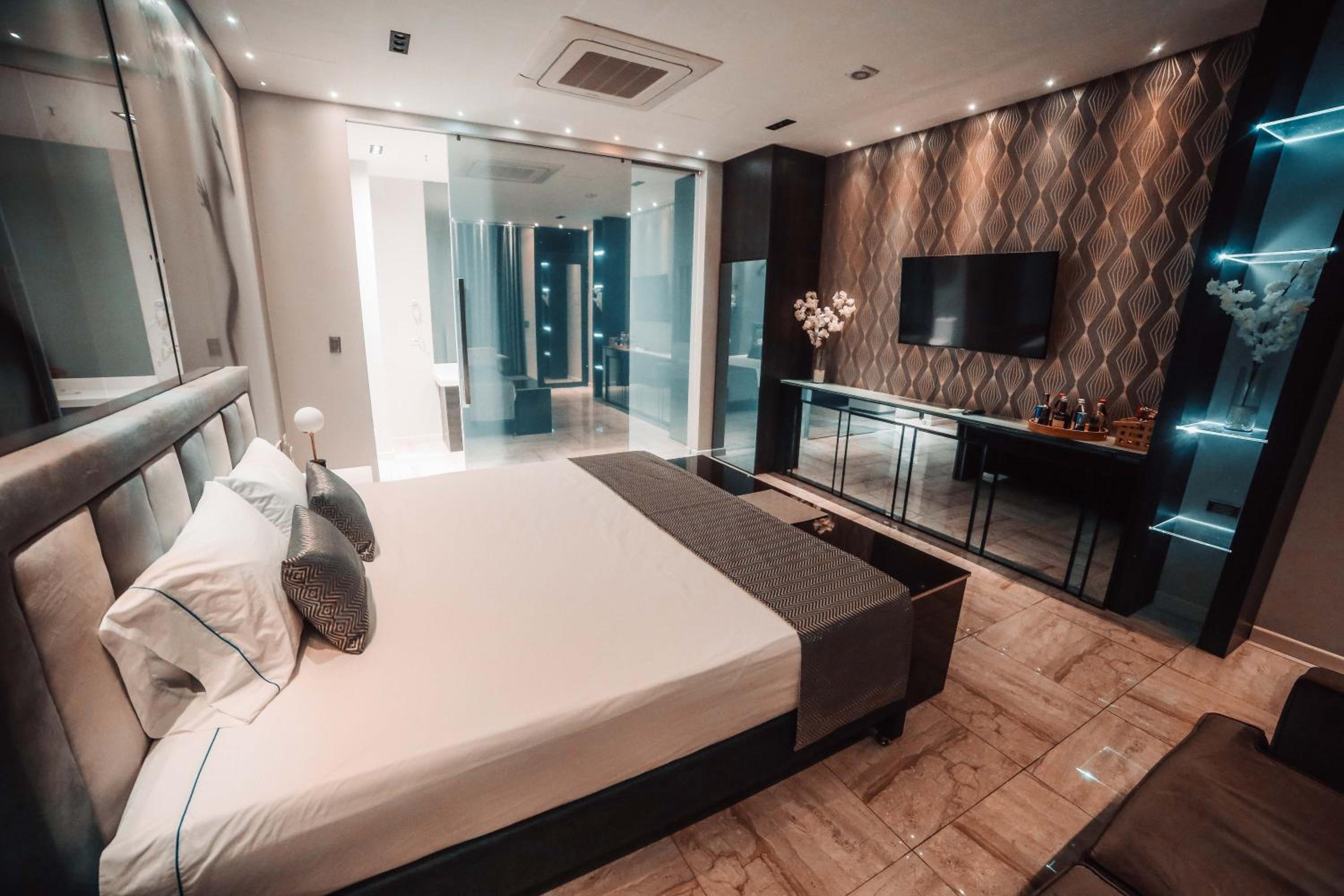 1Million Luxury Suites