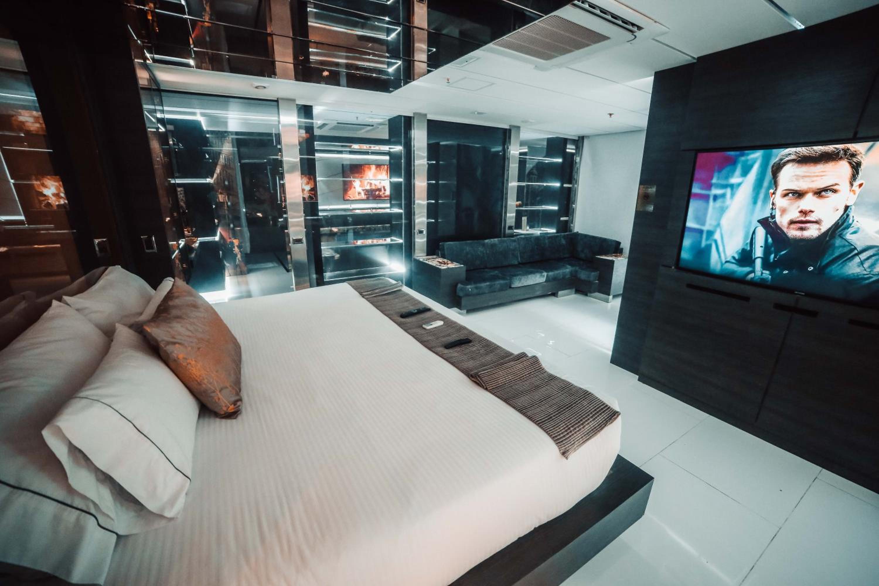 1Million Luxury Suites