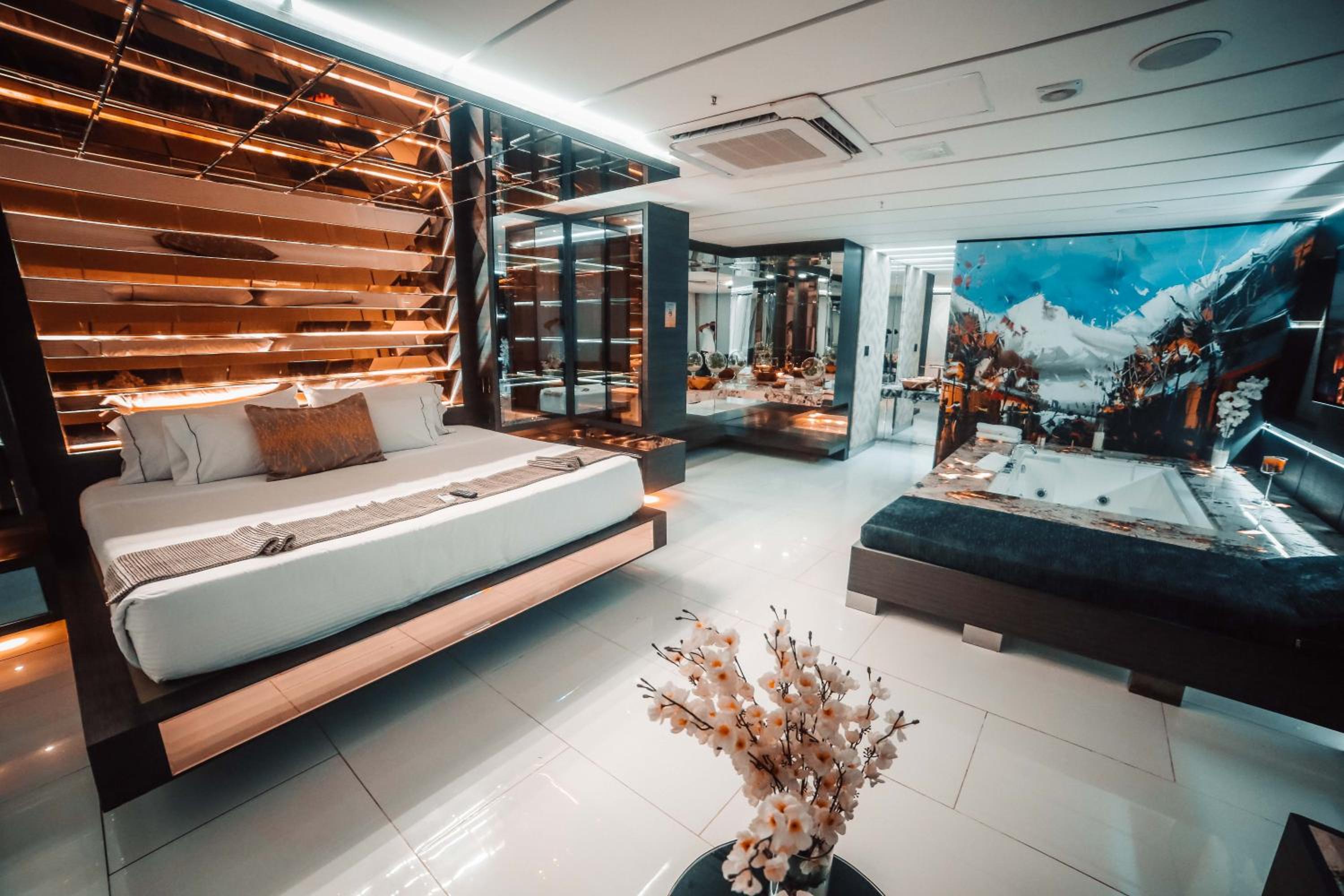 1Million Luxury Suites