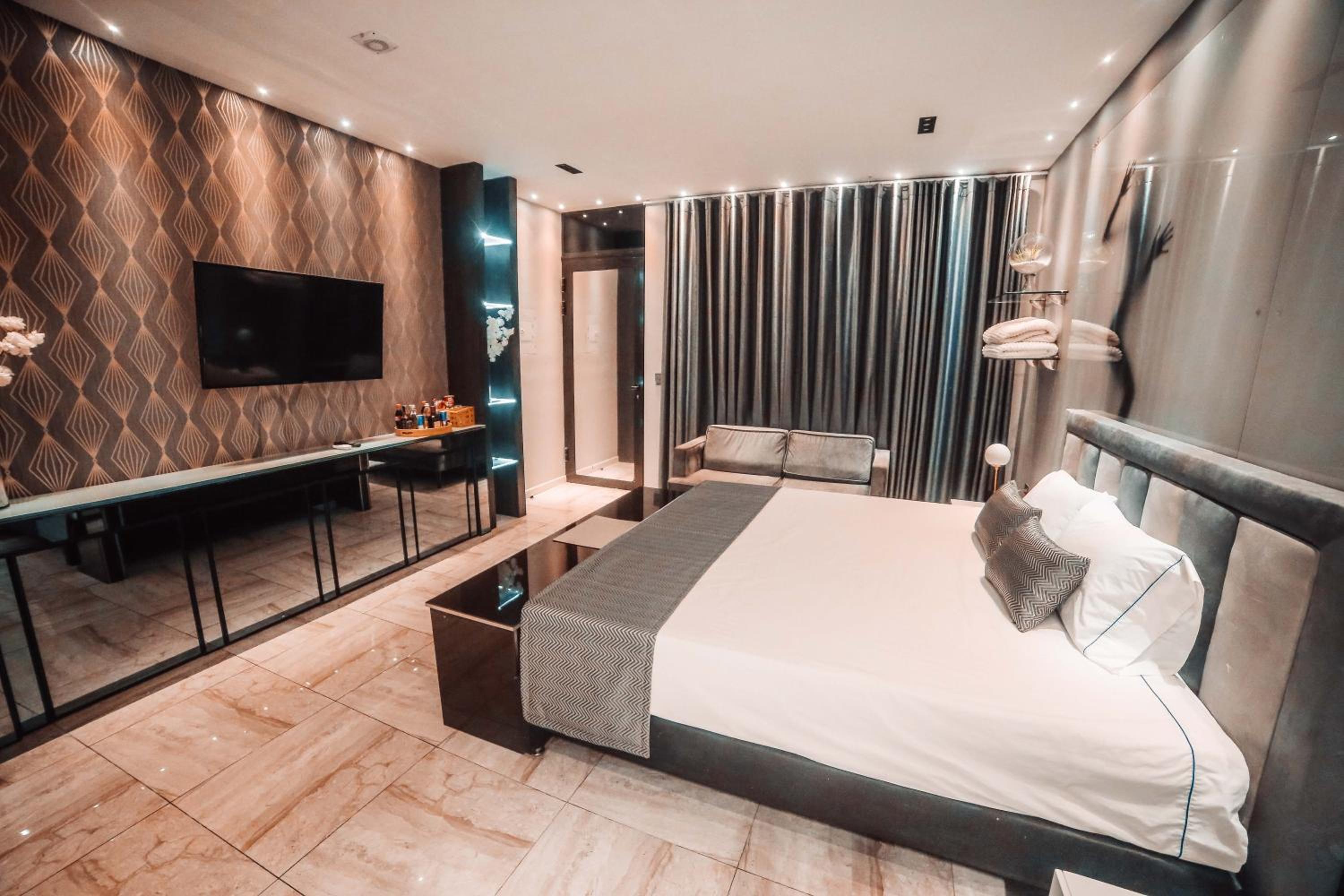1Million Luxury Suites