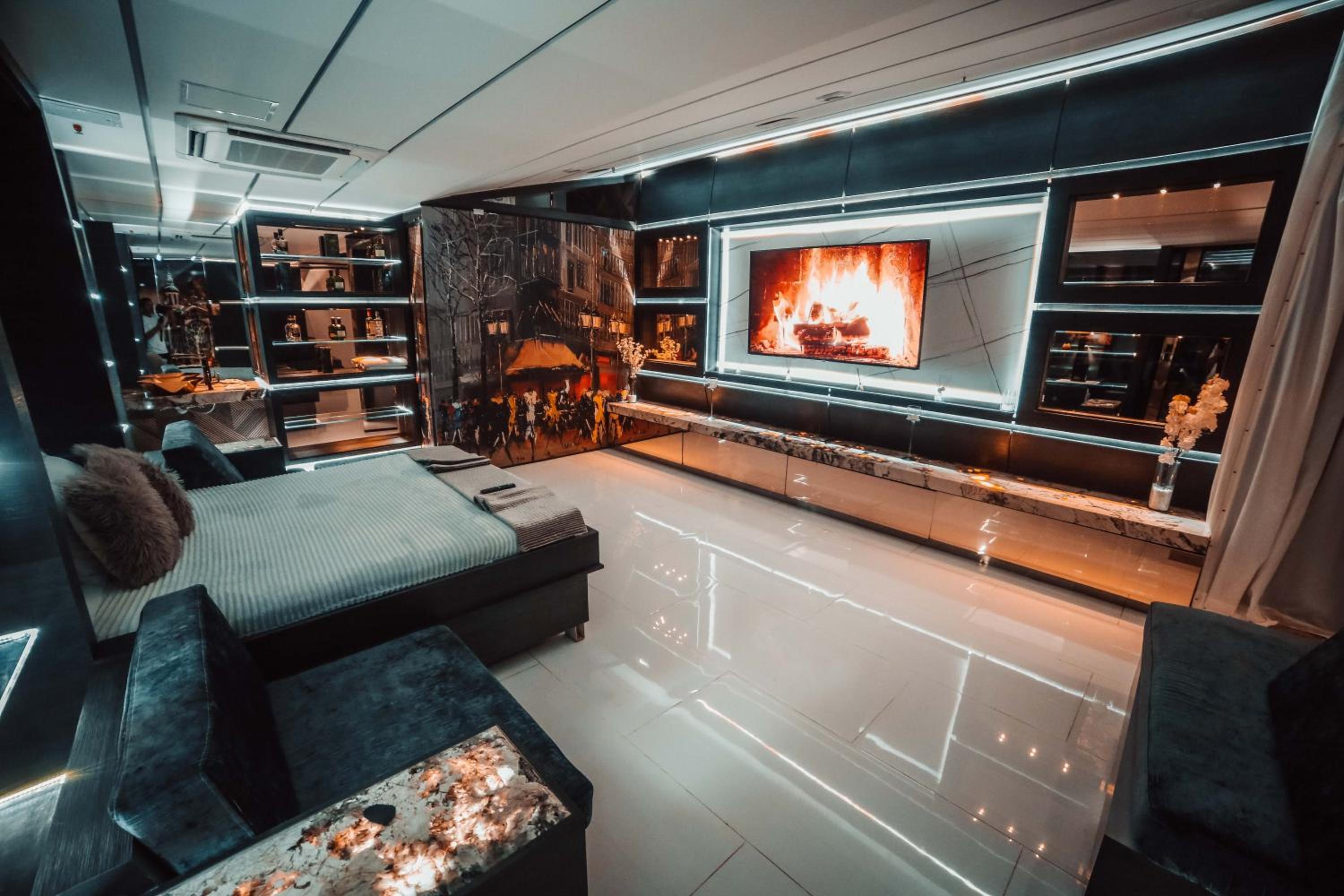 1Million Luxury Suites
