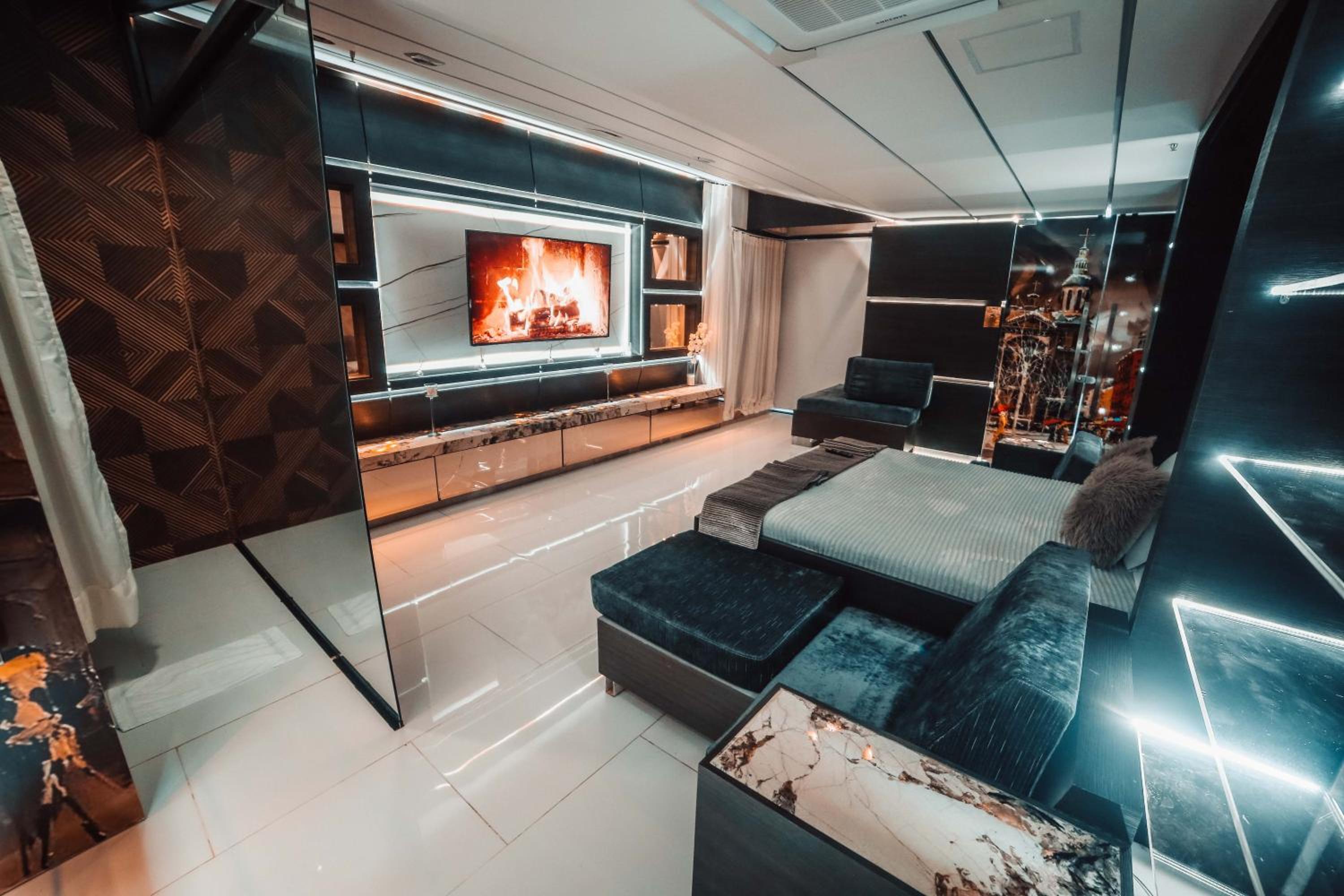 1Million Luxury Suites