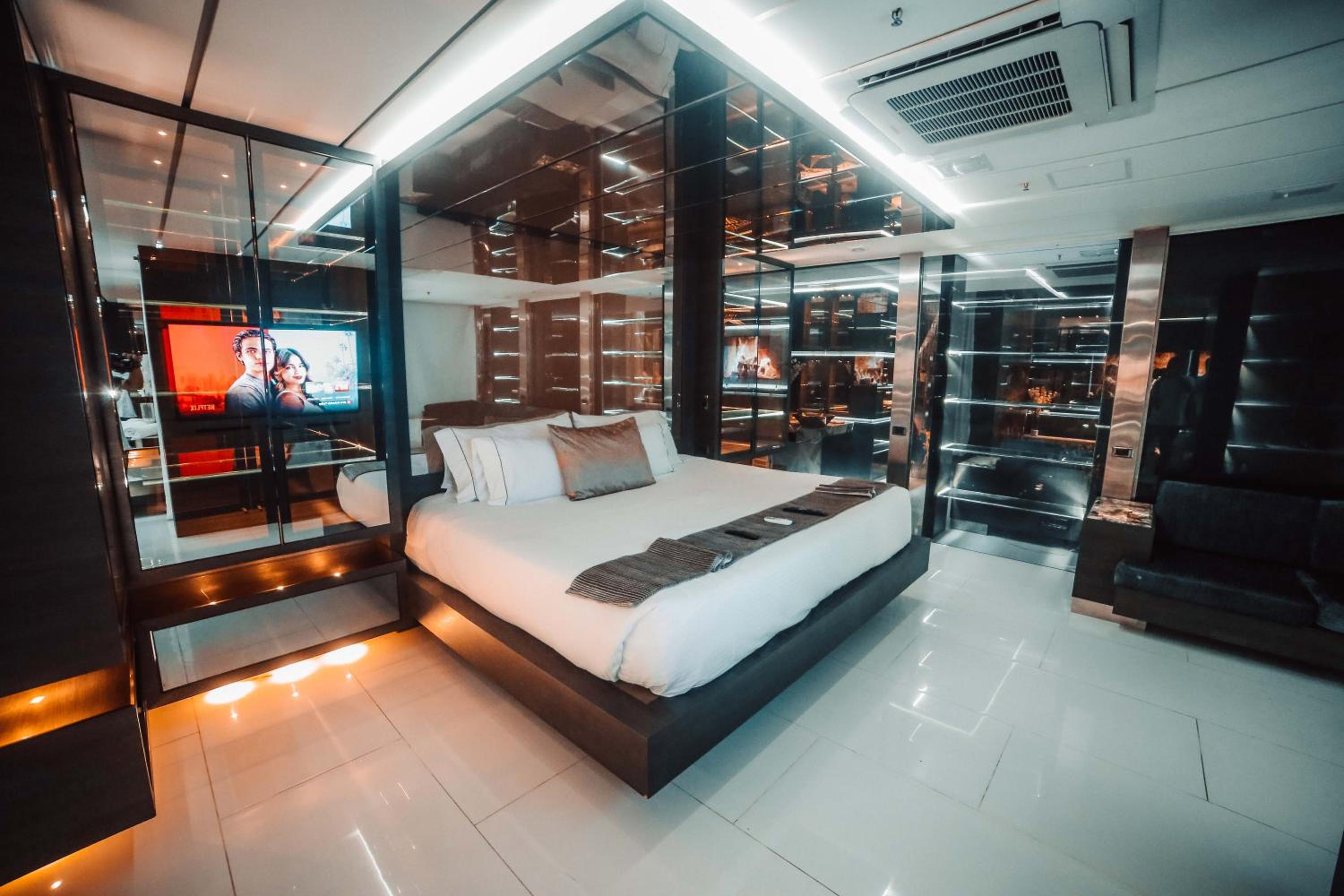 1Million Luxury Suites