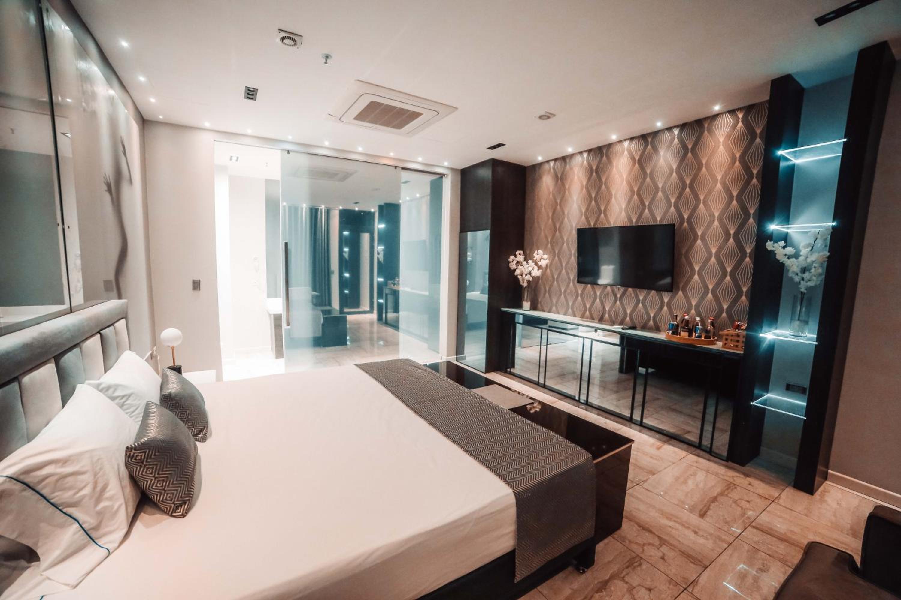 1Million Luxury Suites