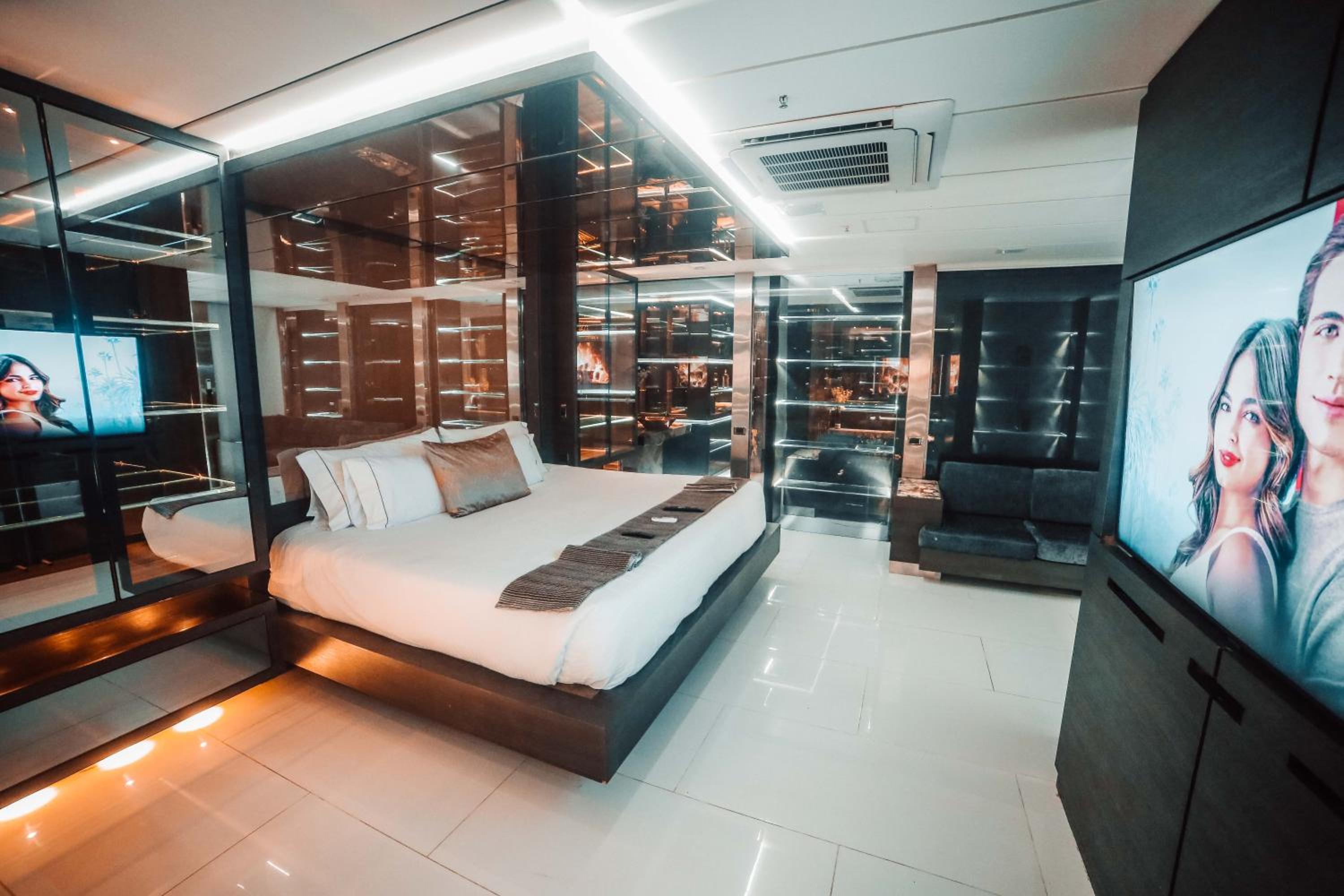 1Million Luxury Suites