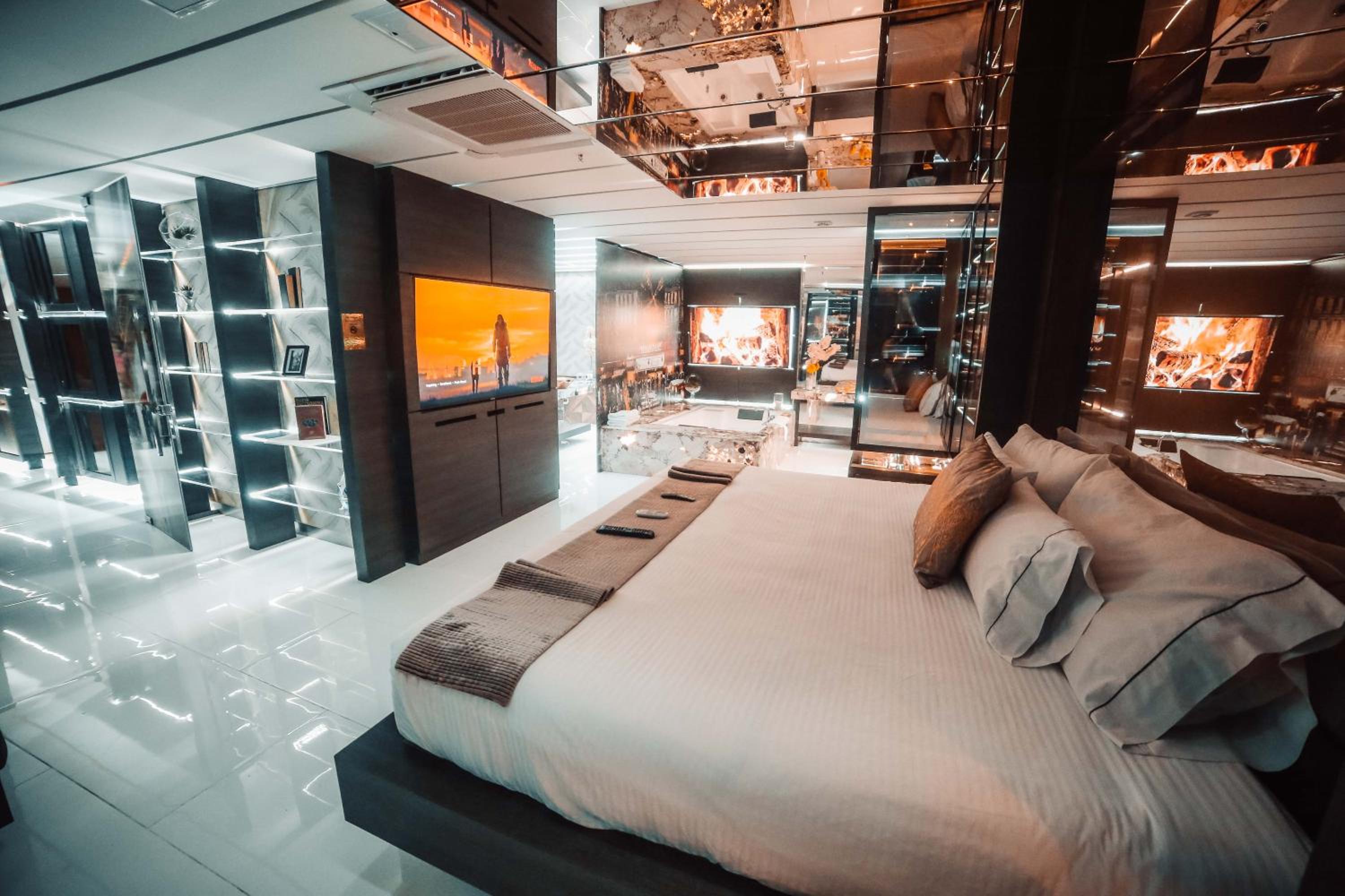 1Million Luxury Suites