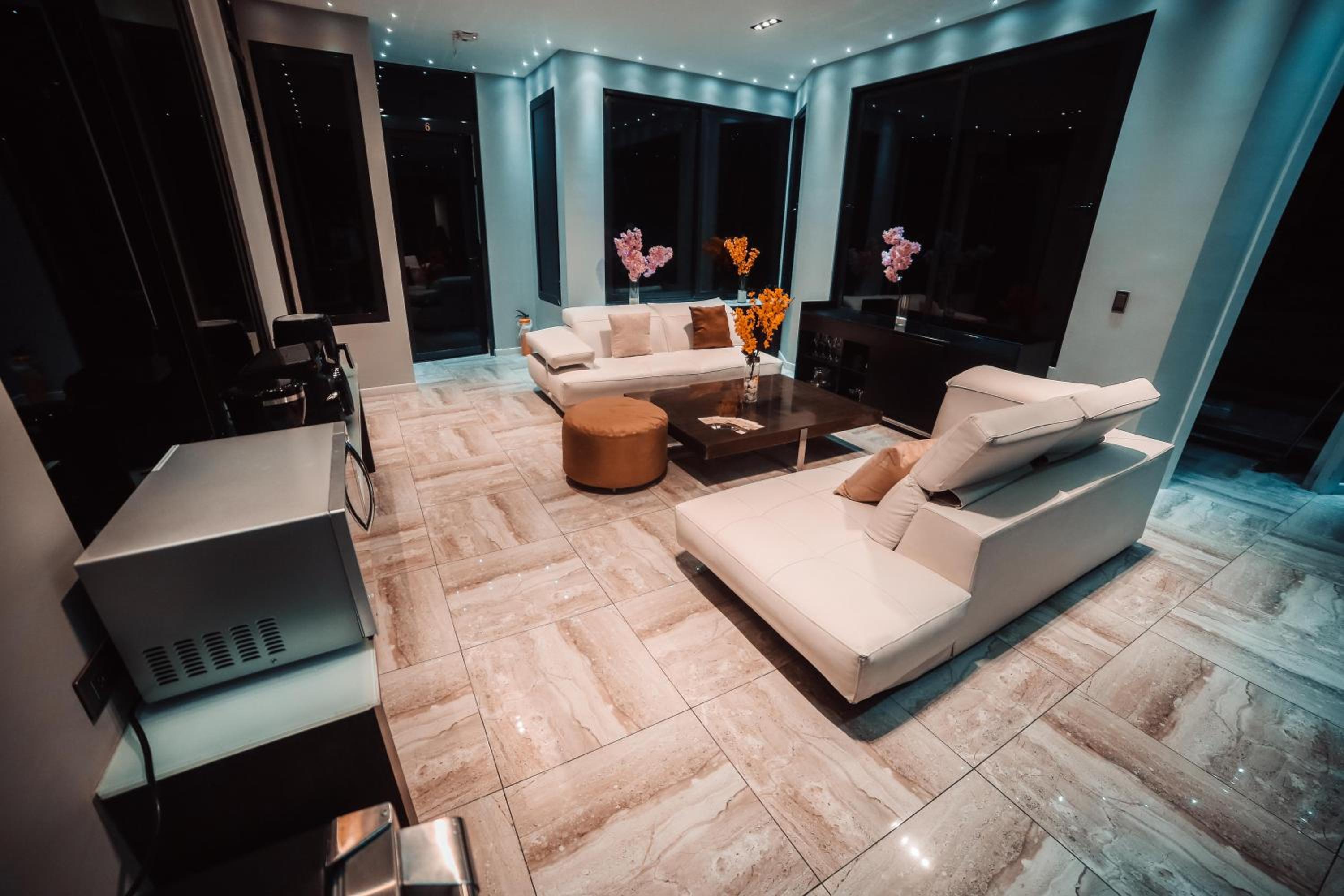 1Million Luxury Suites
