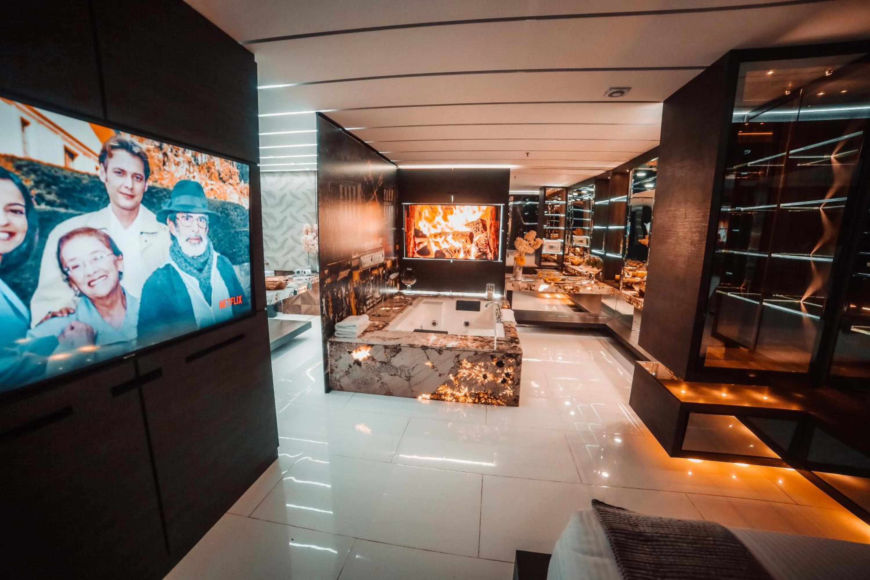 1Million Luxury Suites