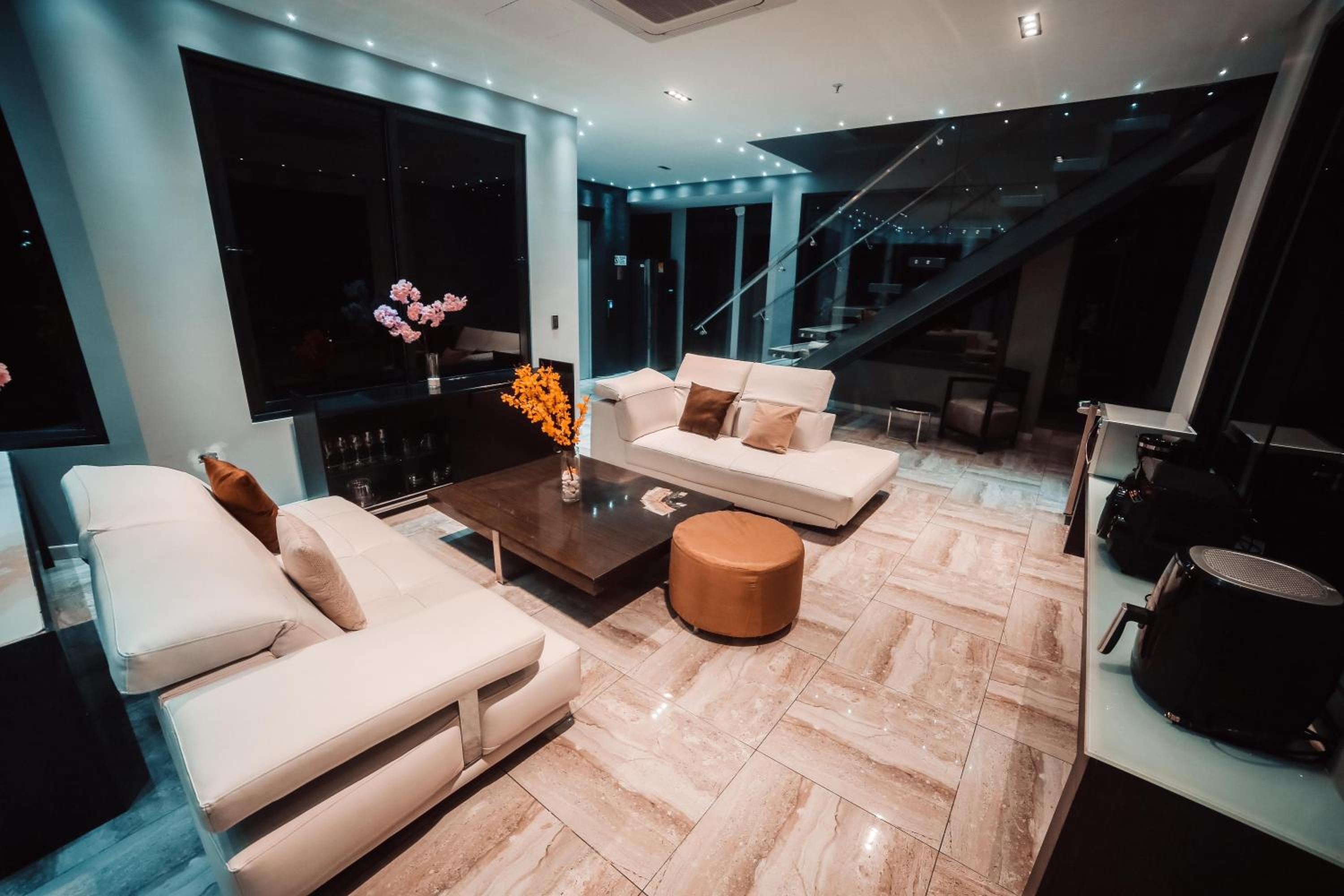 1Million Luxury Suites