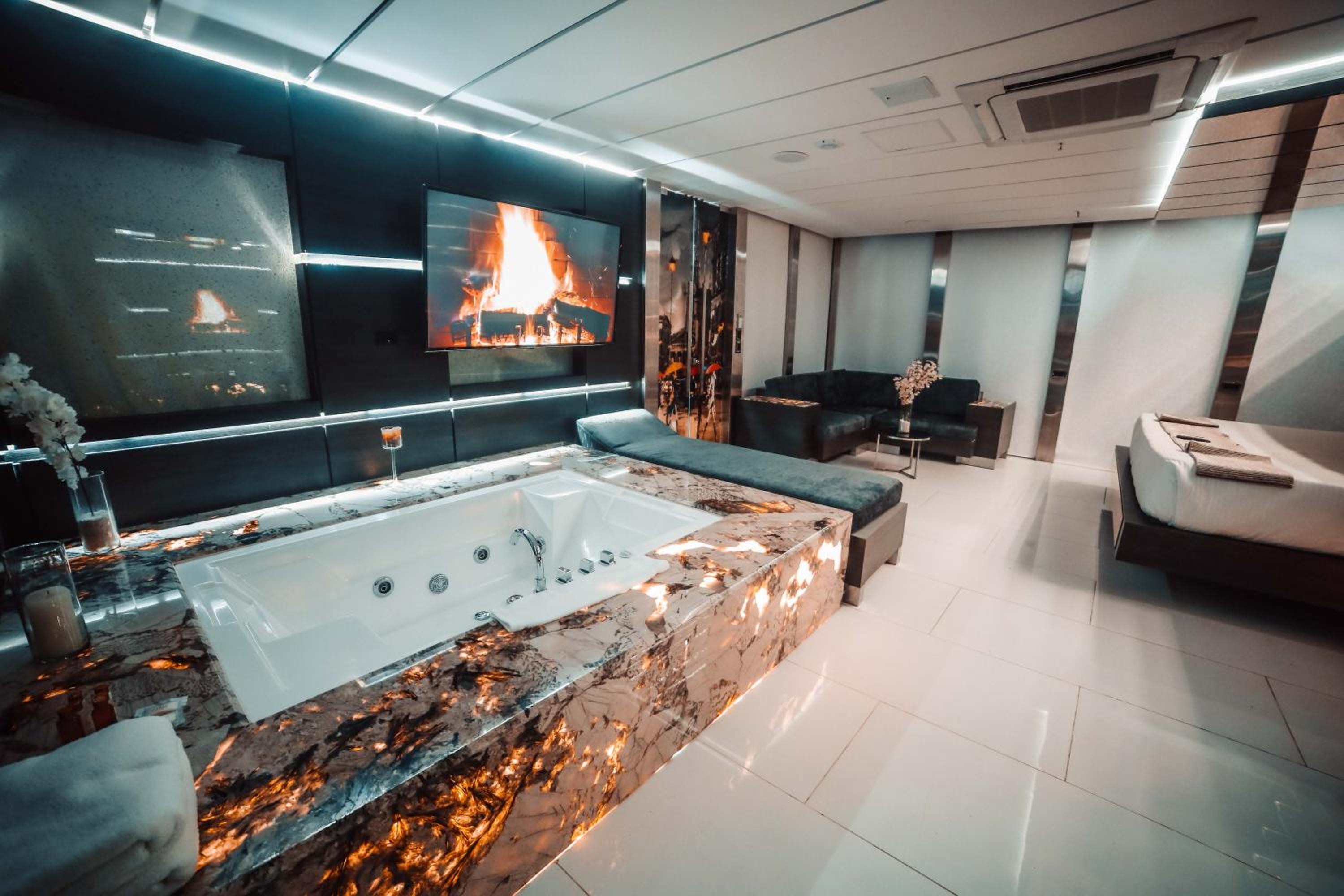1Million Luxury Suites