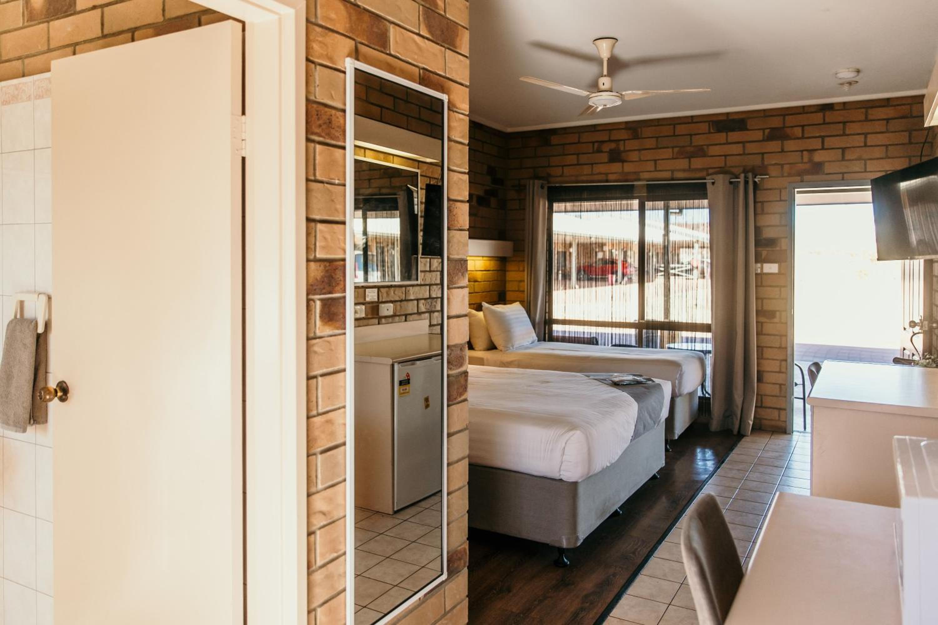Abacus Motel