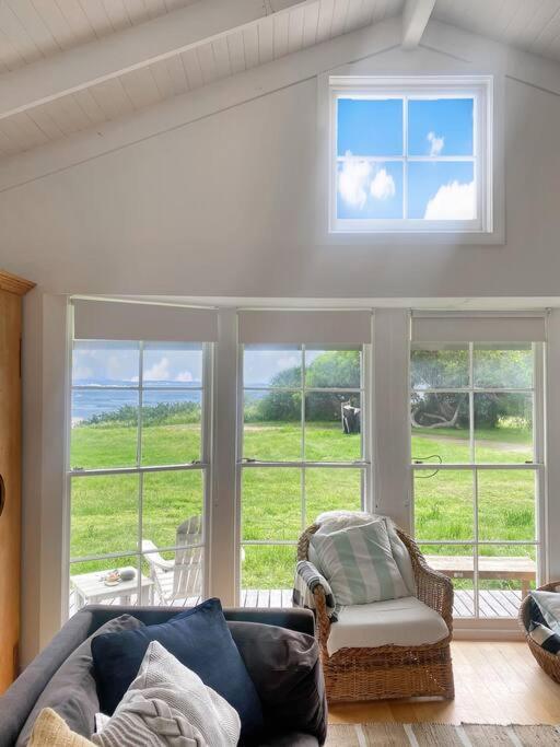 White Shell Cottage - Woodfire & Beachfront