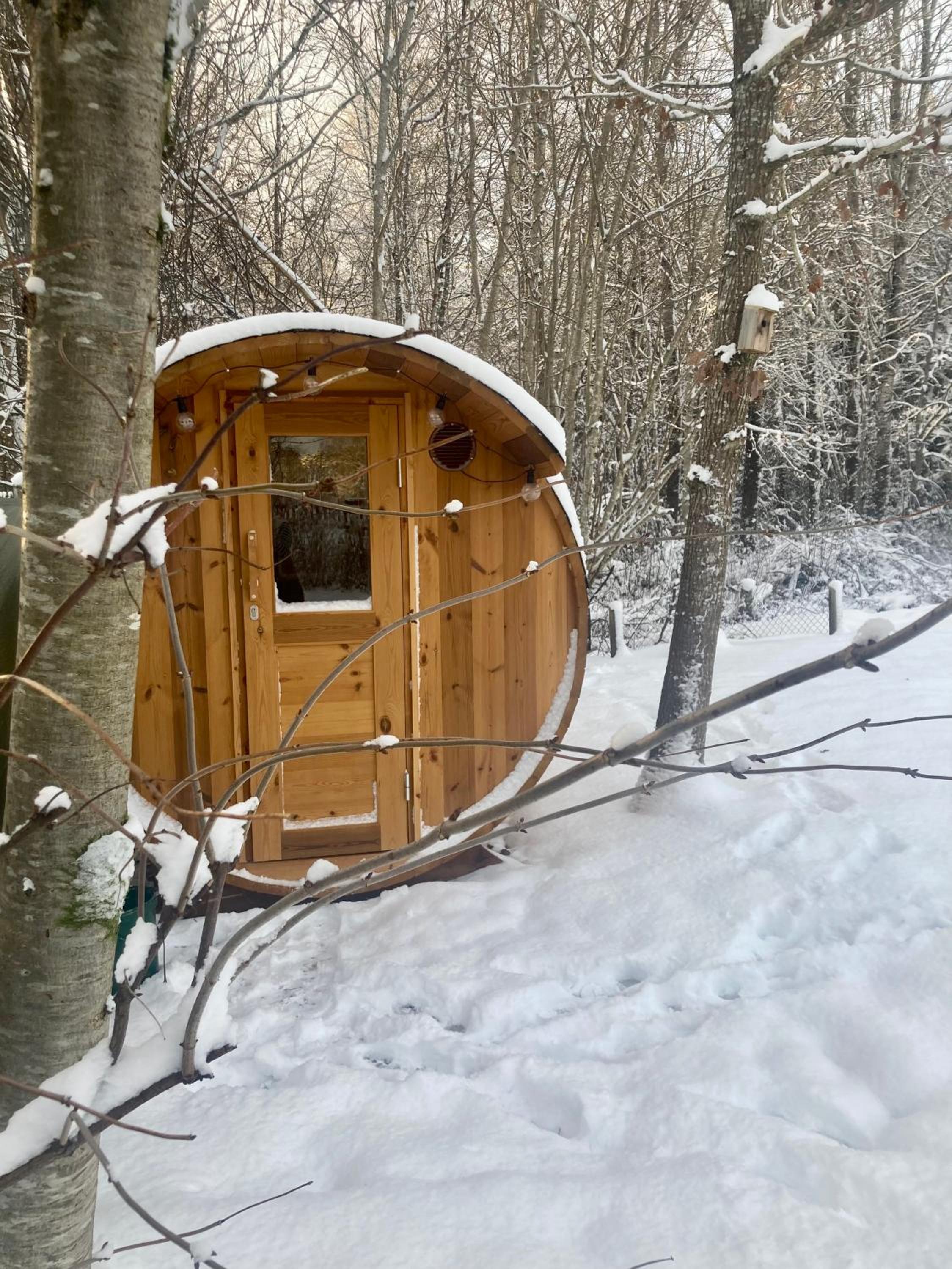 TROLLEBO günstig gelegene renovierte Stuga mit Sauna und 250 Mbs Glasfaser view 2