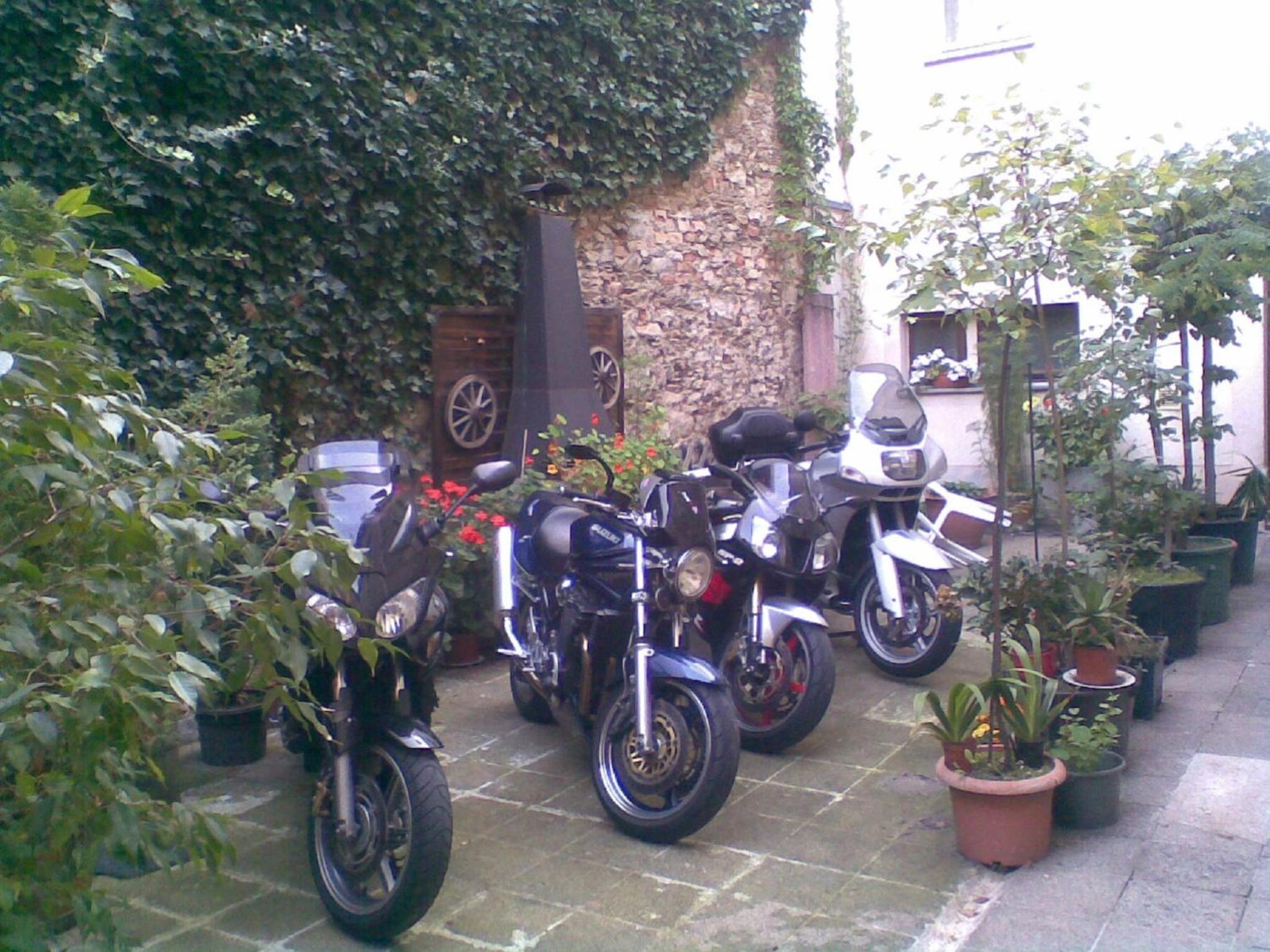 Photo 16