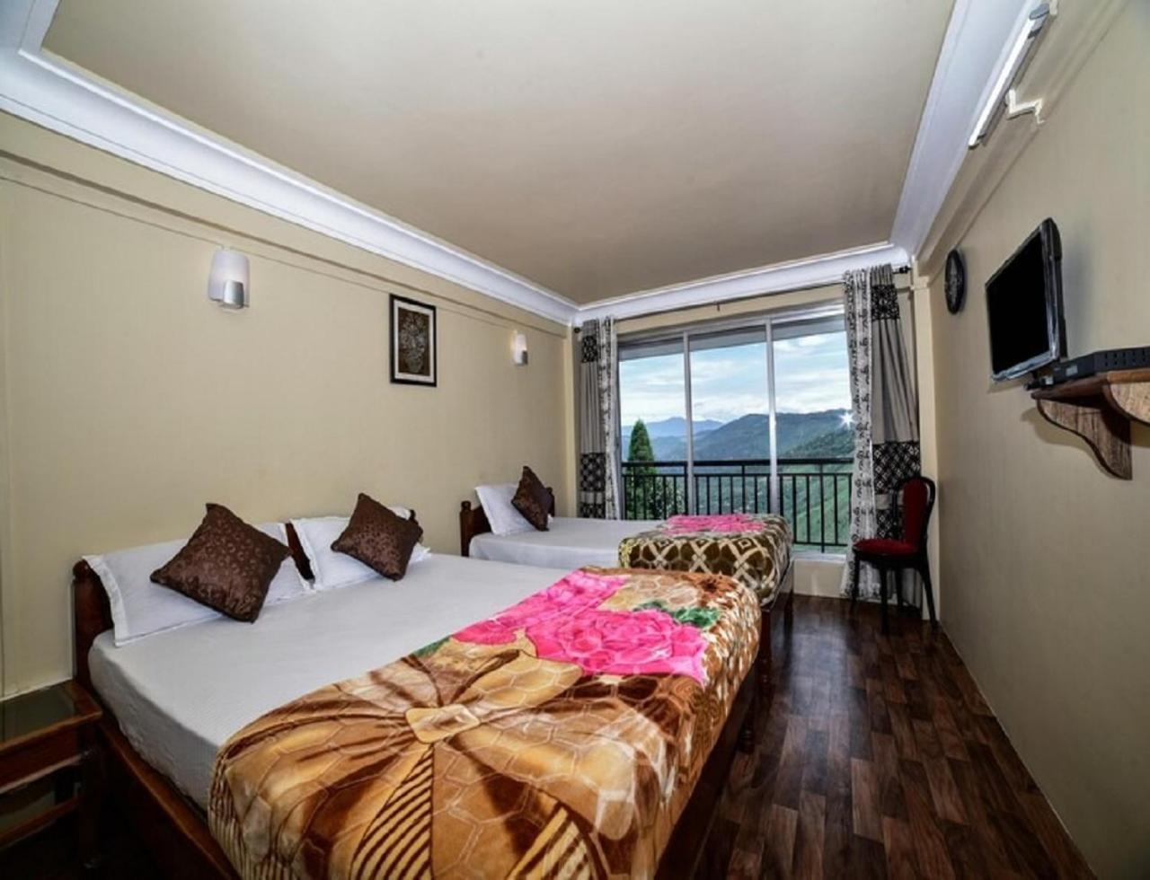 Ghangri Sherpa Luxury Homestay, Darjiling view 4
