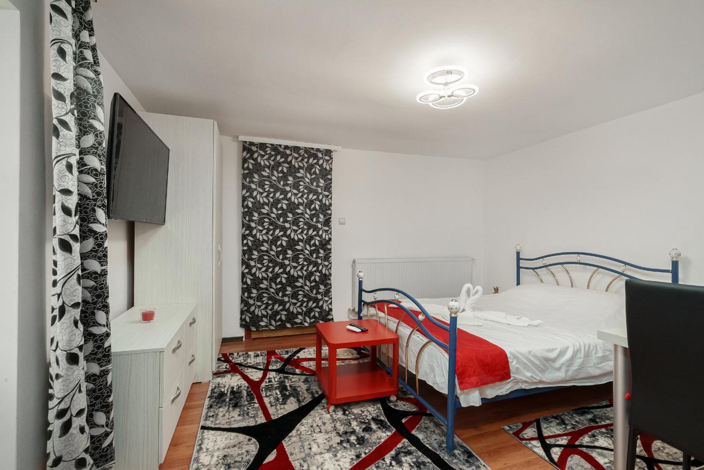 Stone Gate Apartment #3 view 4