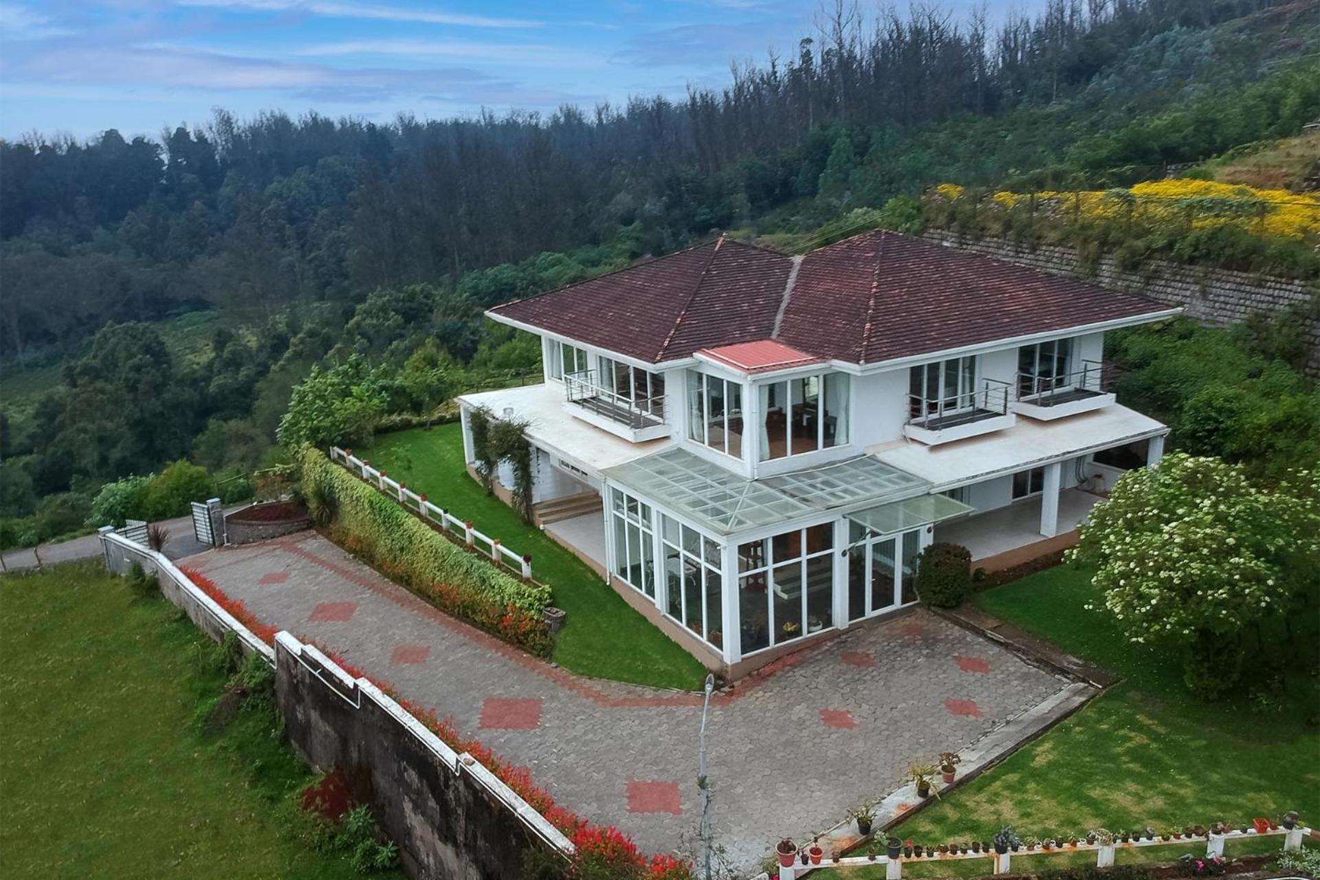 StayVista at The Lilly Ooty with Breakfast view 3