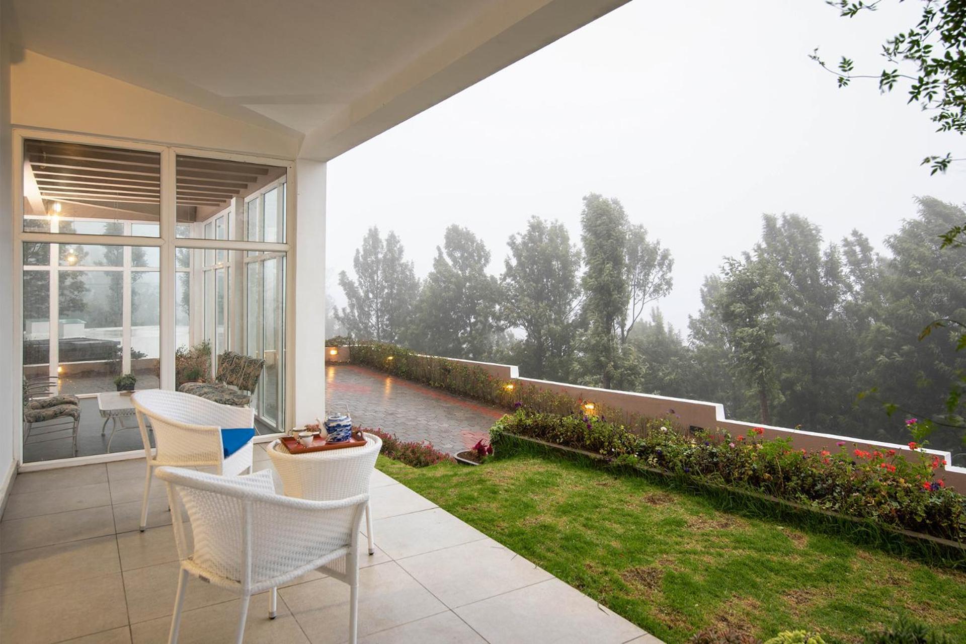 StayVista at The Lilly Ooty with Breakfast view 4