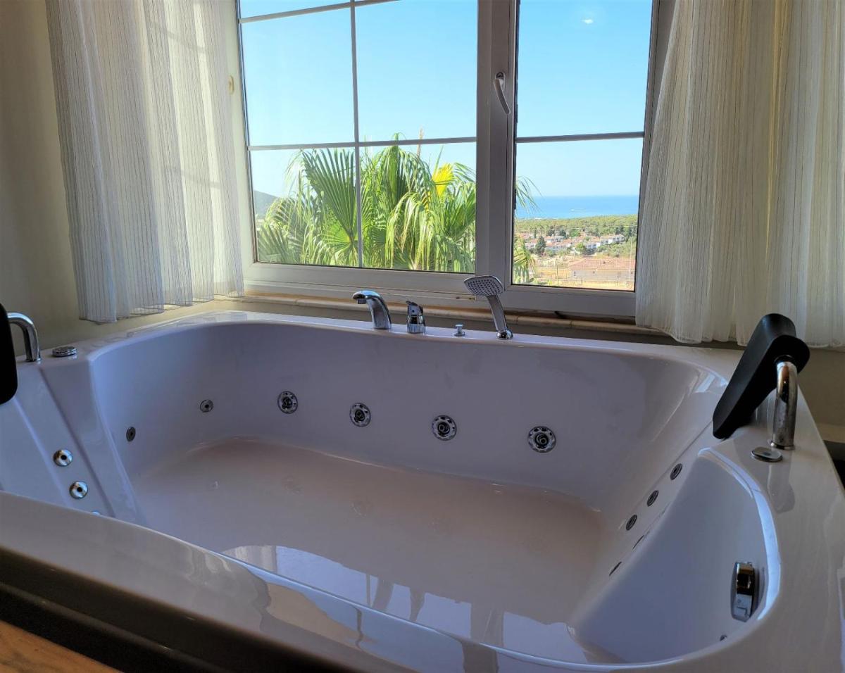 Jacuzzi