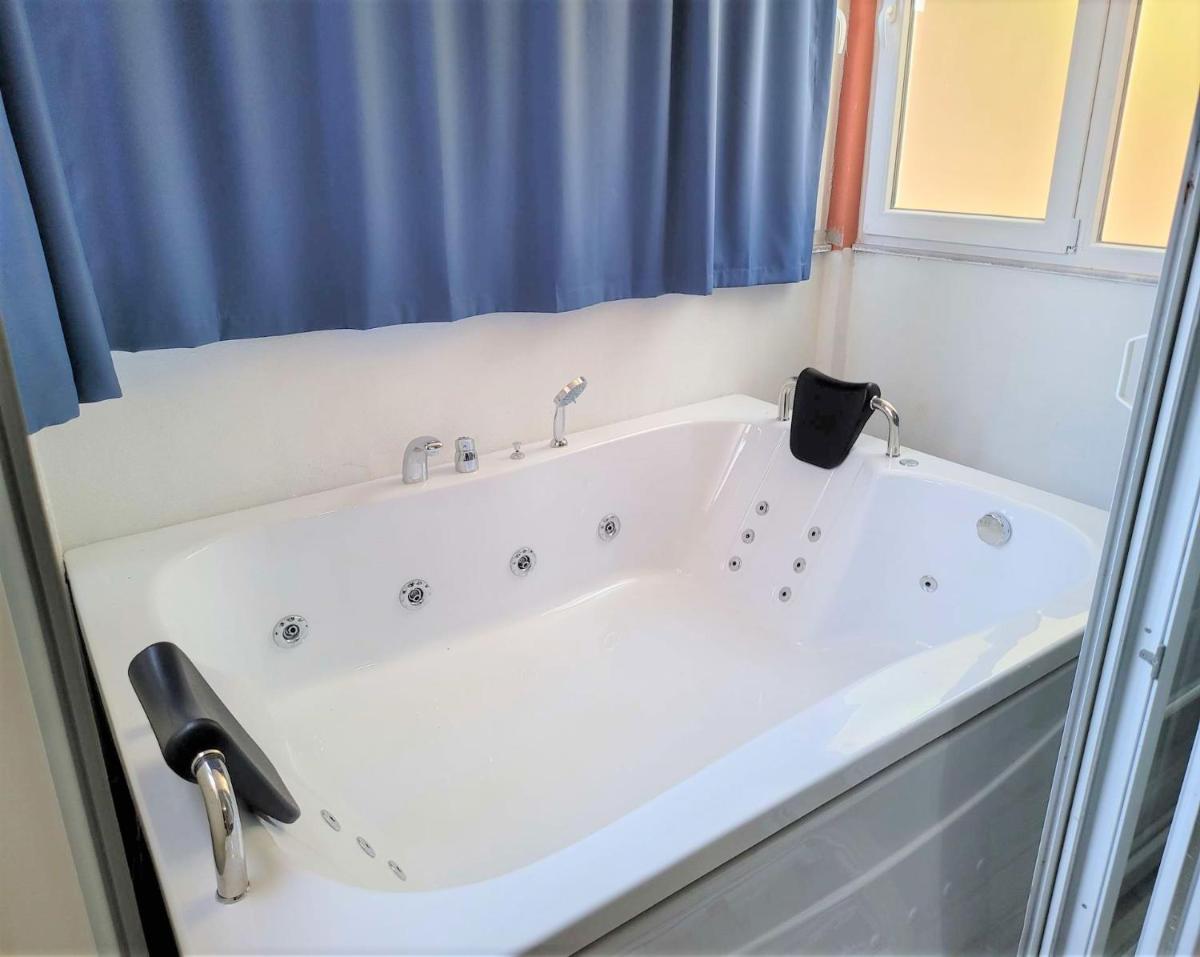 Jacuzzi