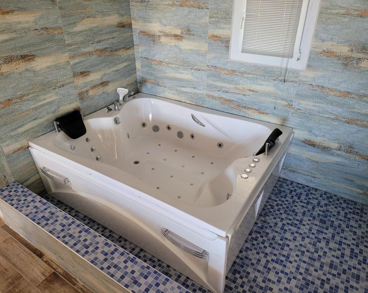 Jacuzzi
