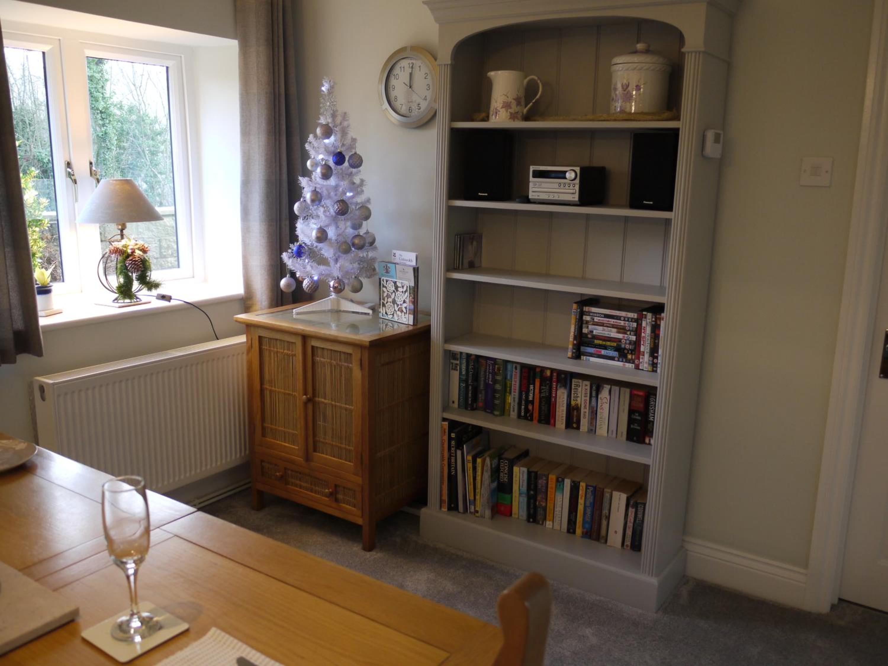 Cosy Stone Cottage, The Bungalow Perrotts Brook view 5